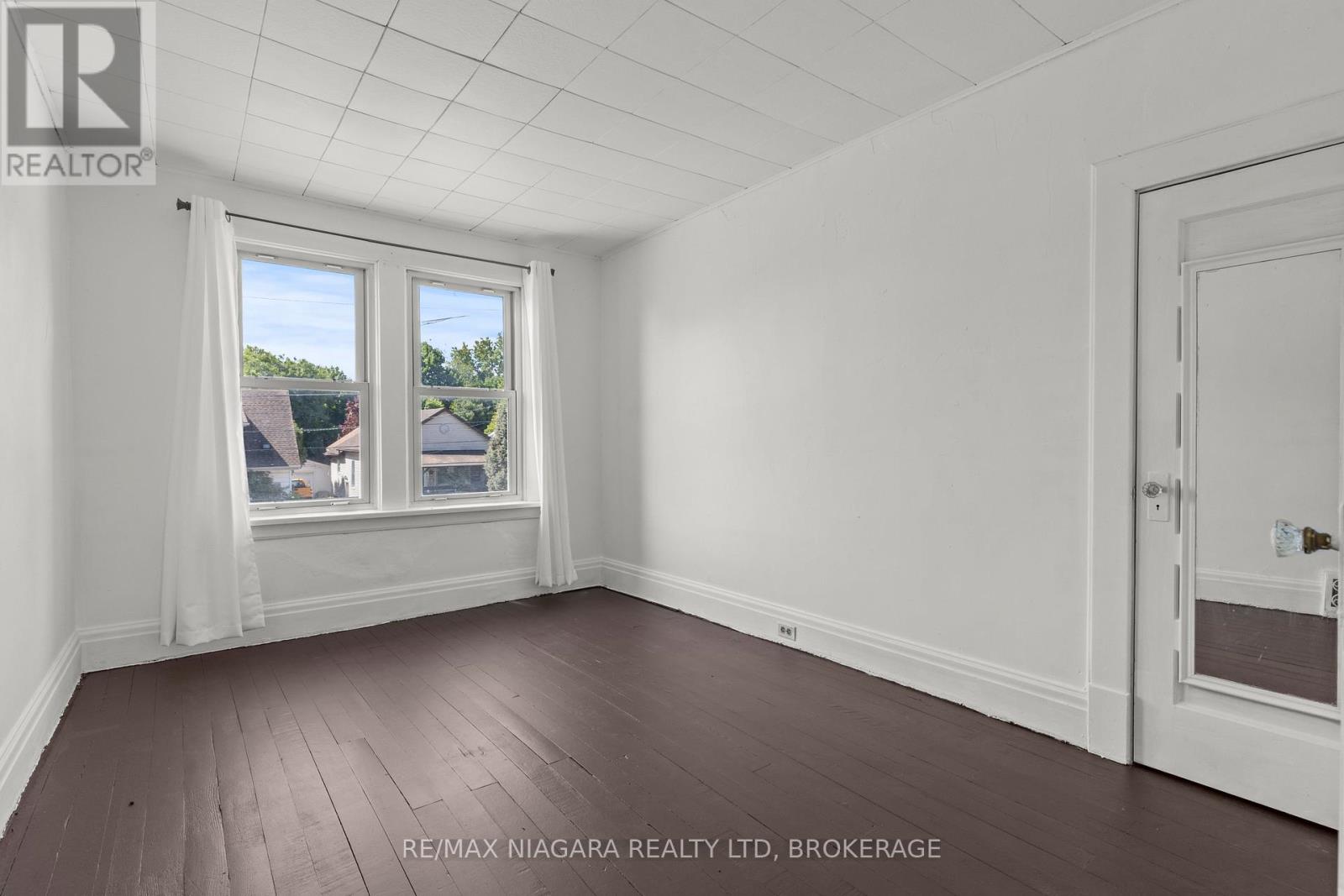 5419 Maple Street, Niagara Falls (Cherrywood), Ontario  L2E 2N9 - Photo 18 - X12170514