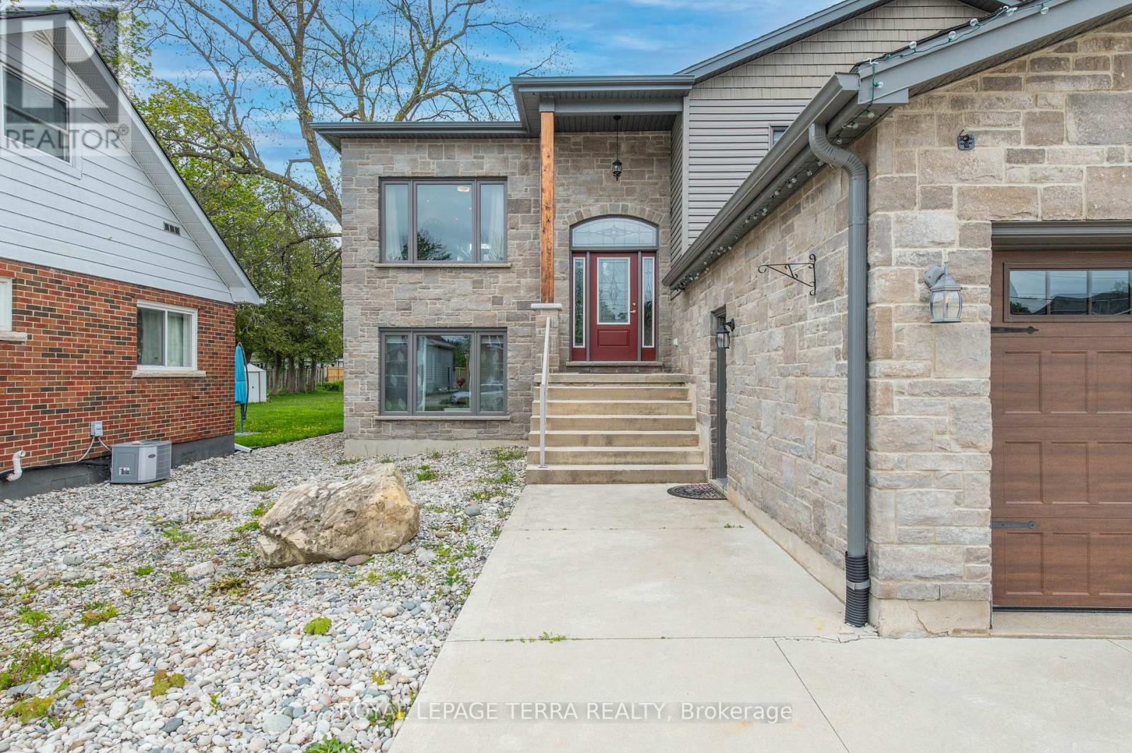 1631 8th Avenue E, Owen Sound, Ontario  N4K 3B8 - Photo 2 - X12170325