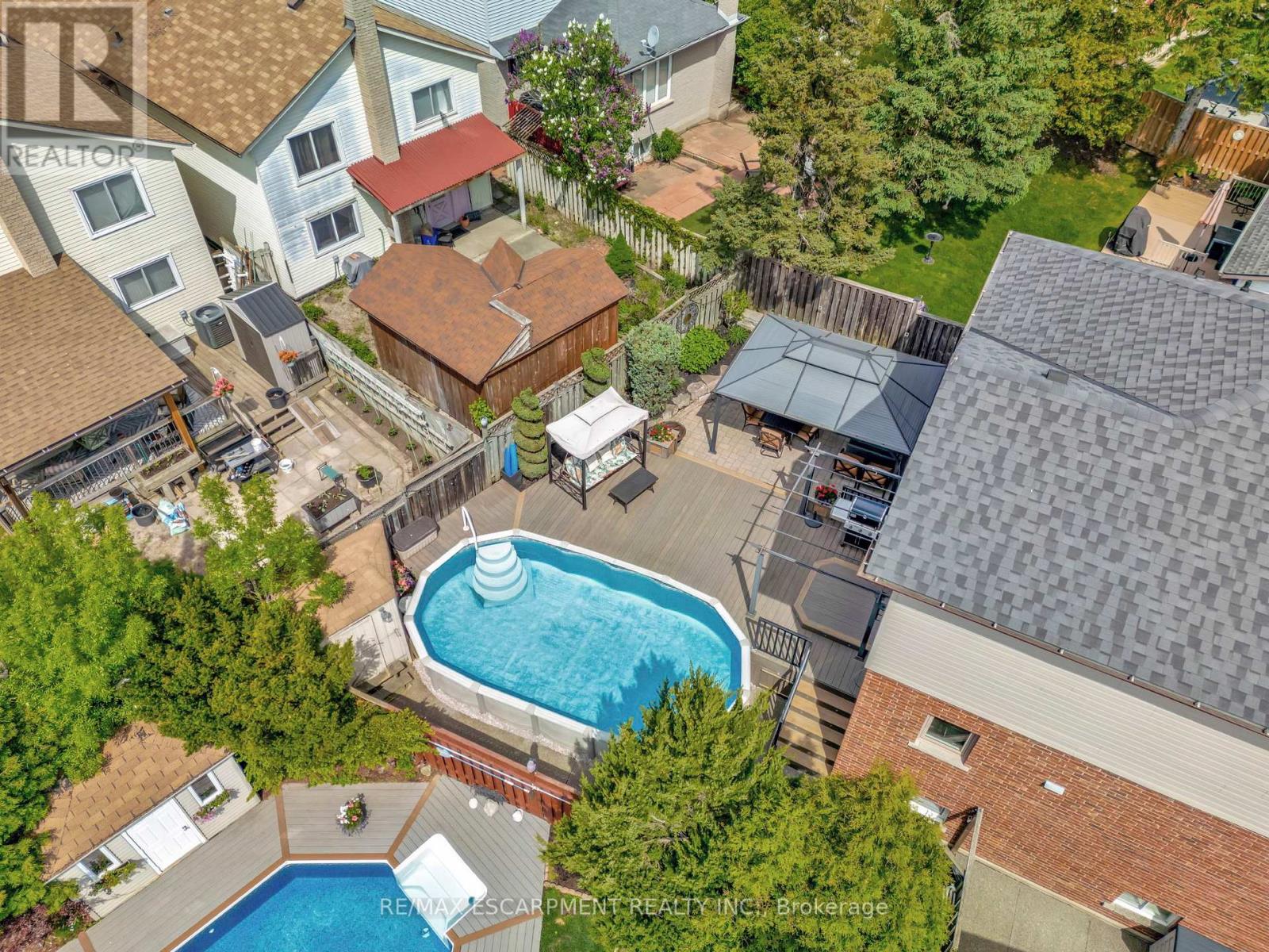130 Napoli Drive, Hamilton, Ontario  L9C 6X2 - Photo 8 - X12170331