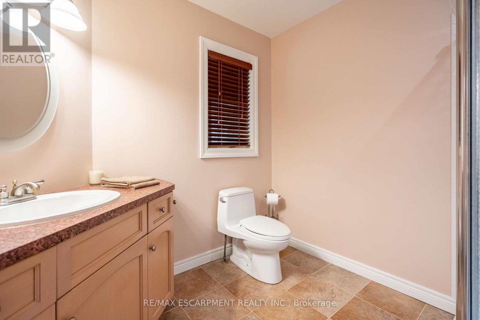 86 Ridge Road E, Grimsby, Ontario  L3M 4E7 - Photo 31 - X12170376