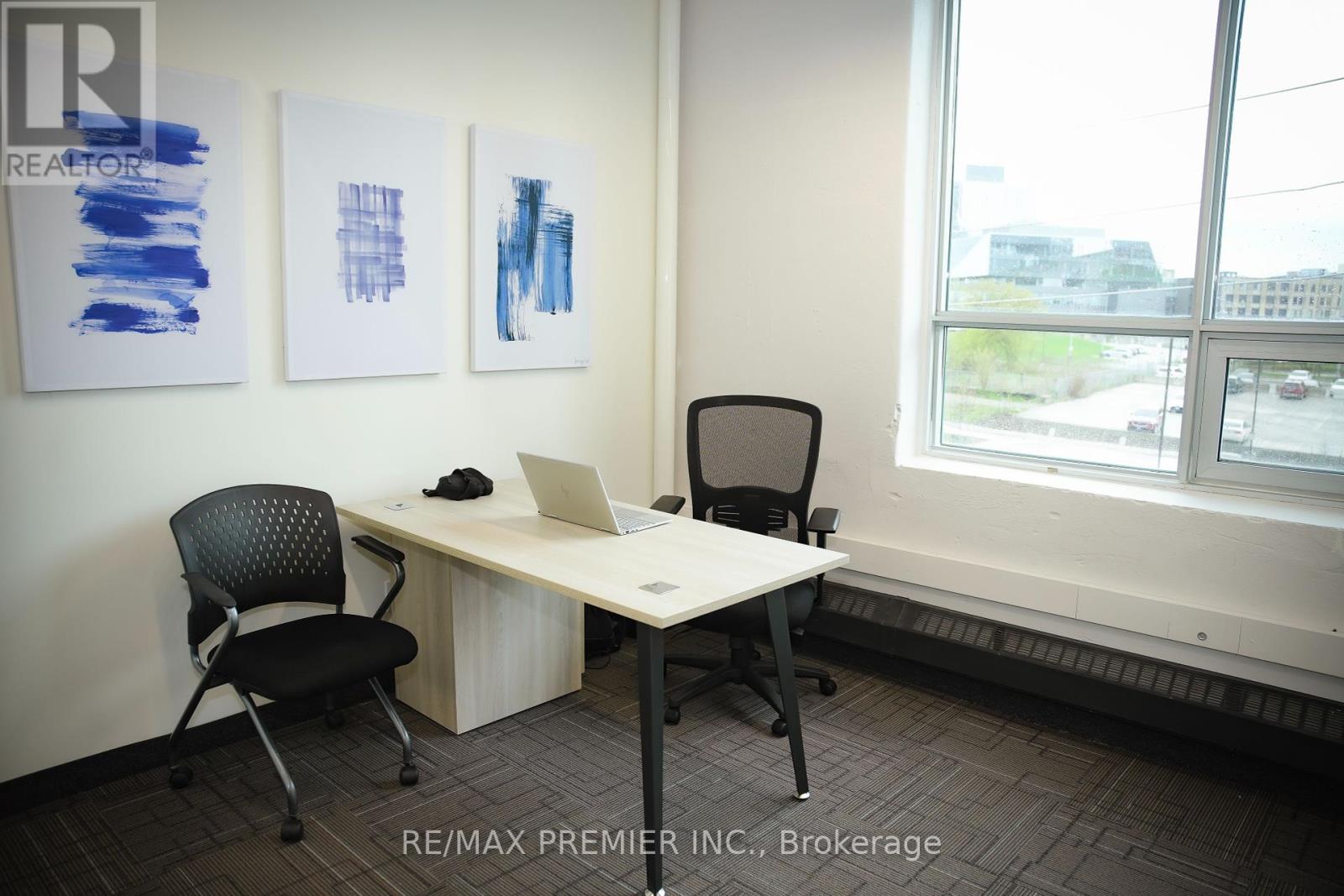 300-12 - 72 Victoria Street S, Kitchener, Ontario  N2G 4Y9 - Photo 11 - X12170378