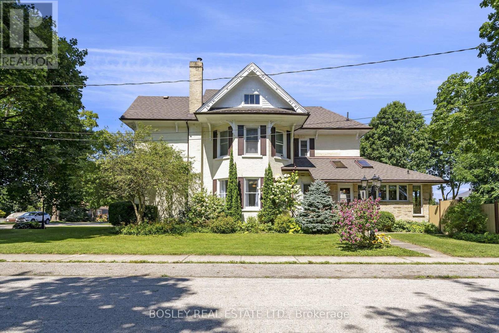 135 Webb Street, Minto, Ontario  N0G 1Z0 - Photo 3 - X12170380