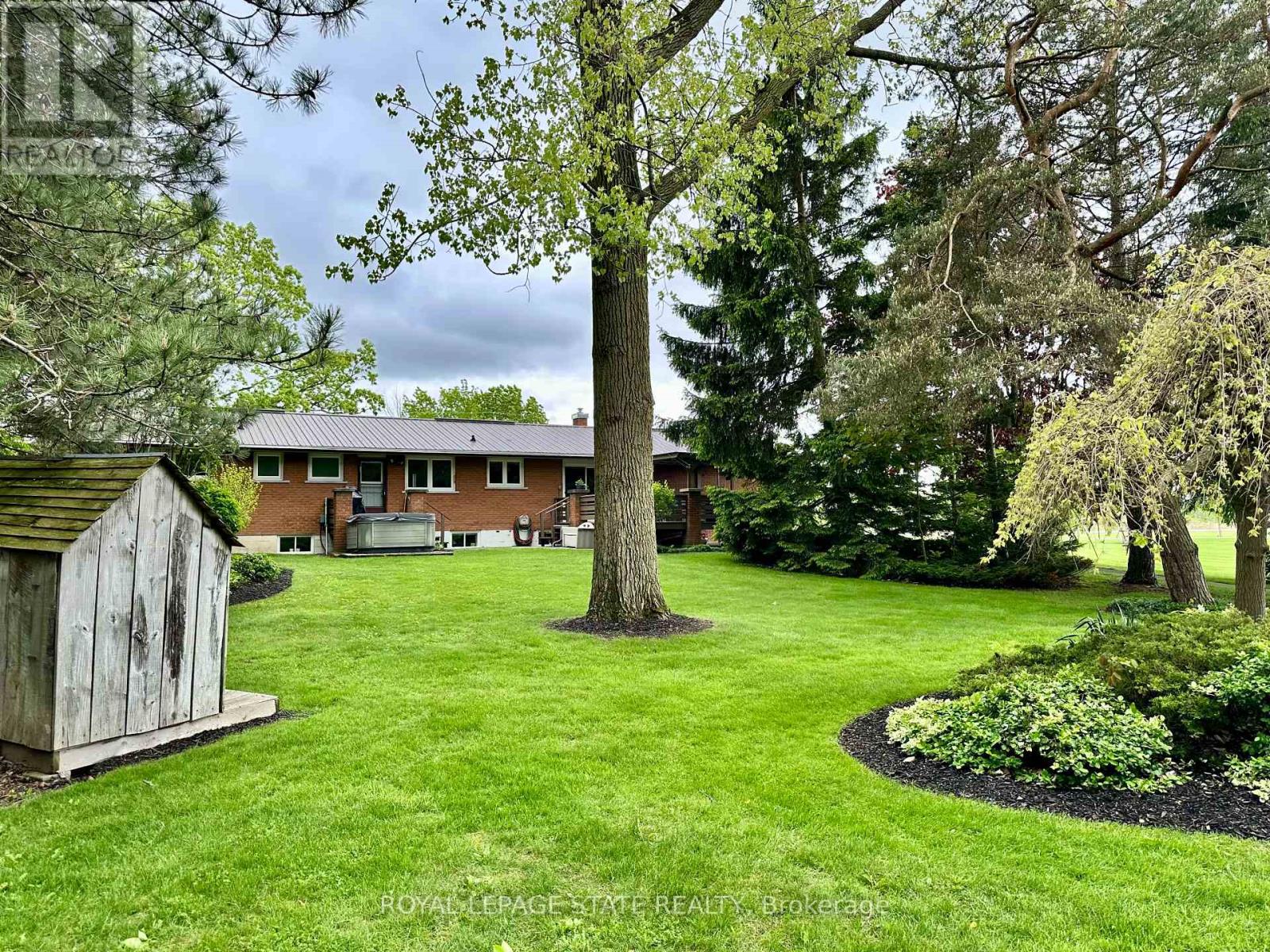 1076 Diltz Road, Haldimand, Ontario  N1A 2W2 - Photo 3 - X12170405