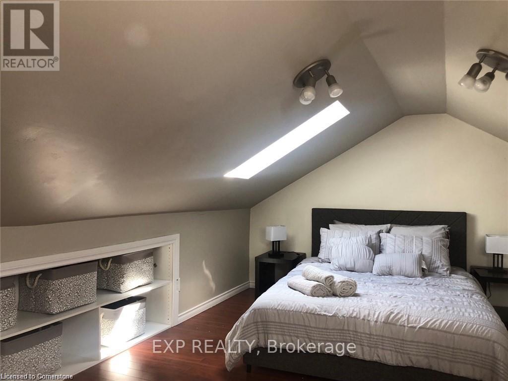 Loft - 250 King Street W, Hamilton, Ontario  L8P 1A9 - Photo 5 - X12170460