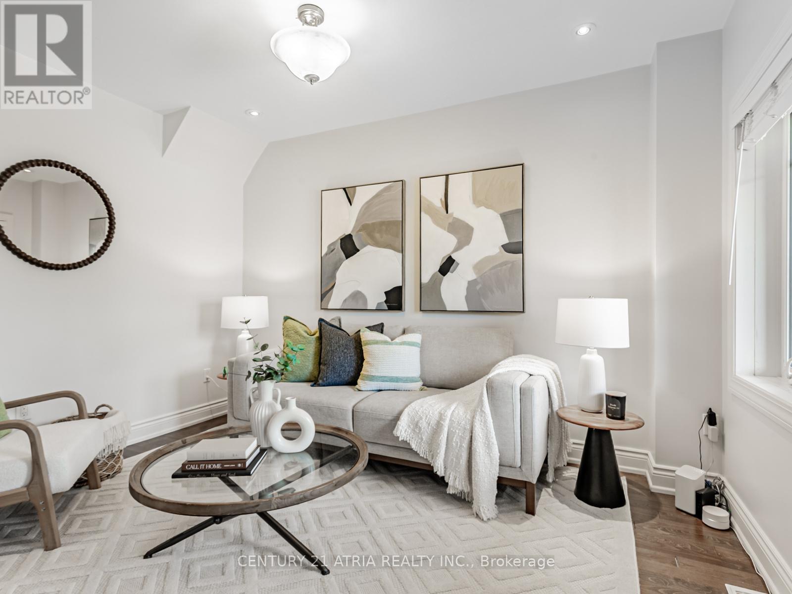 117 Aldwych Avenue, Toronto, Ontario  M4J 1X7 - Photo 2 - E12165943