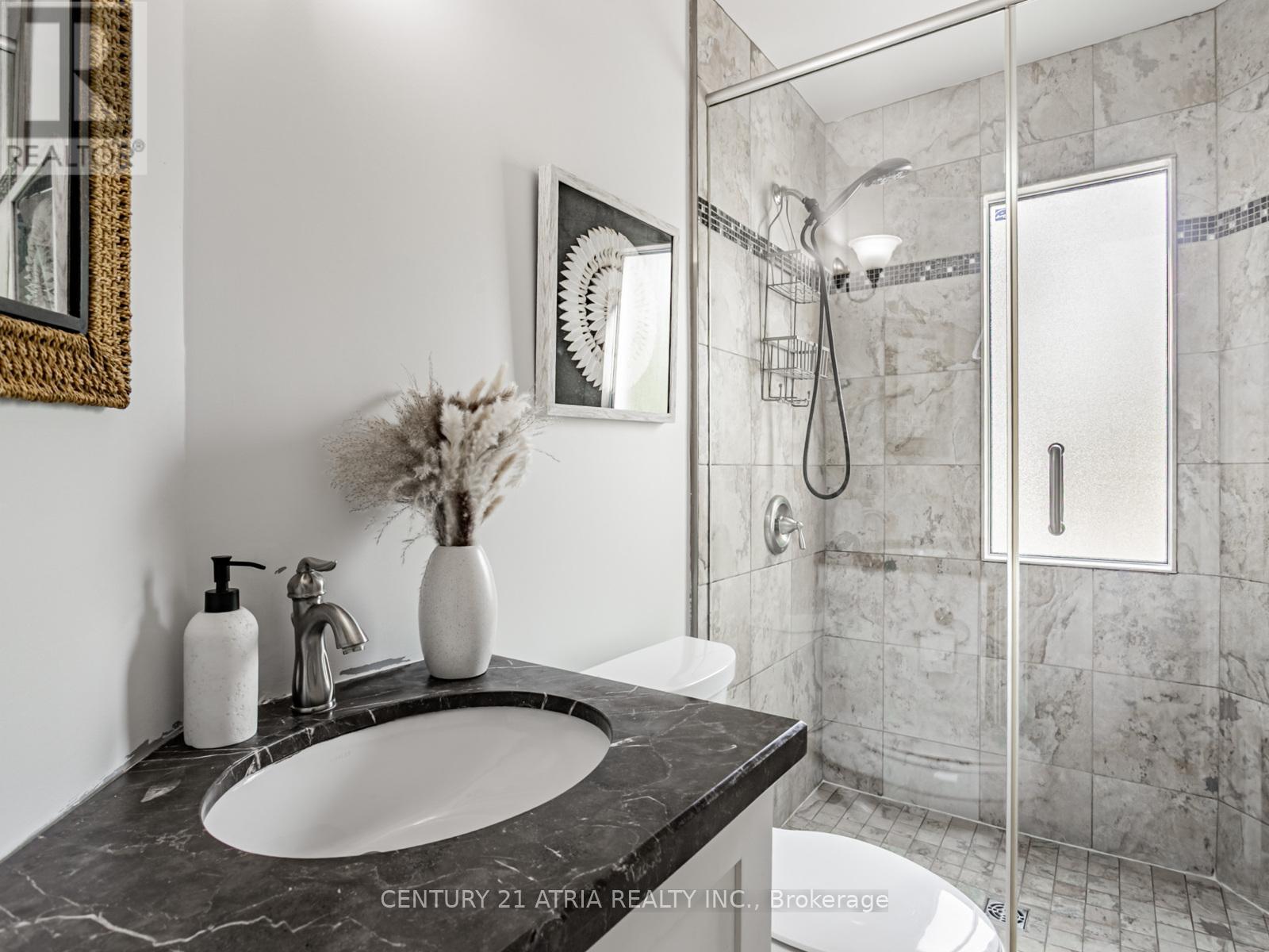 117 Aldwych Avenue, Toronto, Ontario  M4J 1X7 - Photo 20 - E12165943