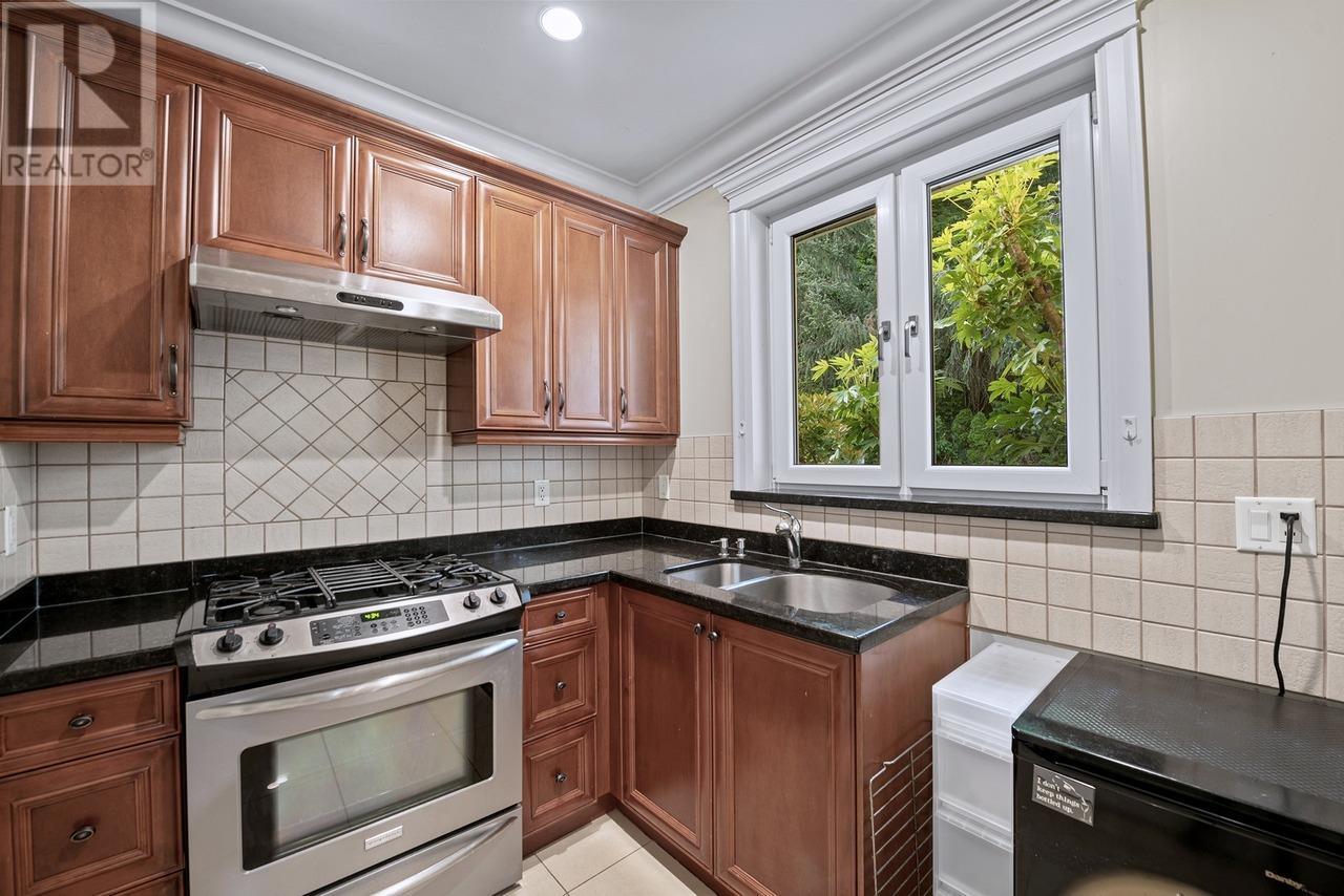 761 Eyremount Drive, West Vancouver, British Columbia  V7S 2A3 - Photo 12 - R3006558