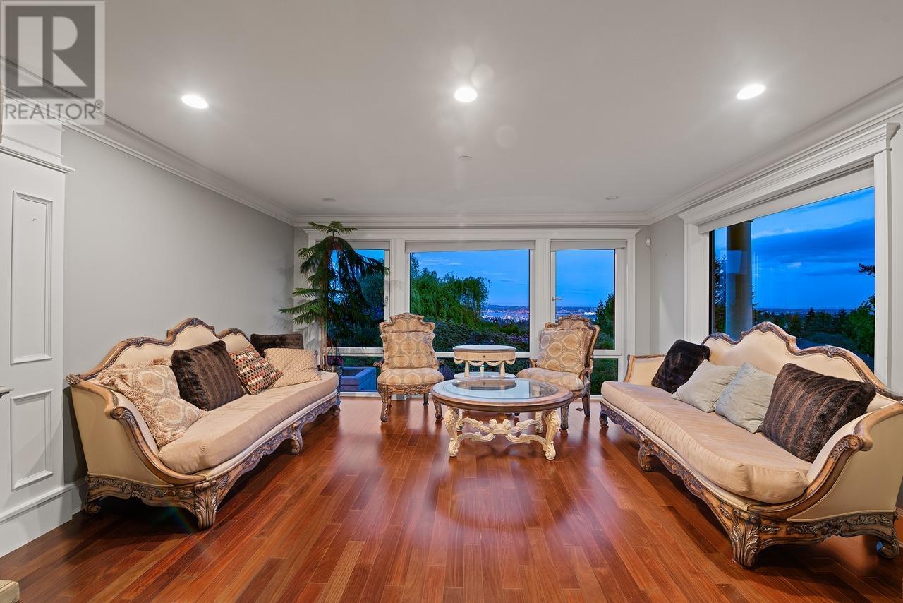 Property at 761 EYREMOUNT DRIVE image 3