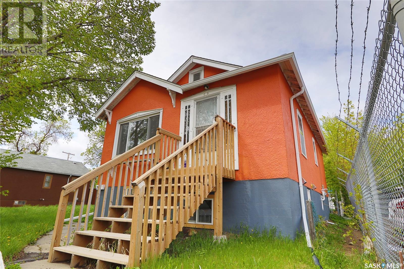 1824 Winnipeg Street, Regina, Saskatchewan  S4P 1G2 - Photo 2 - SK006980