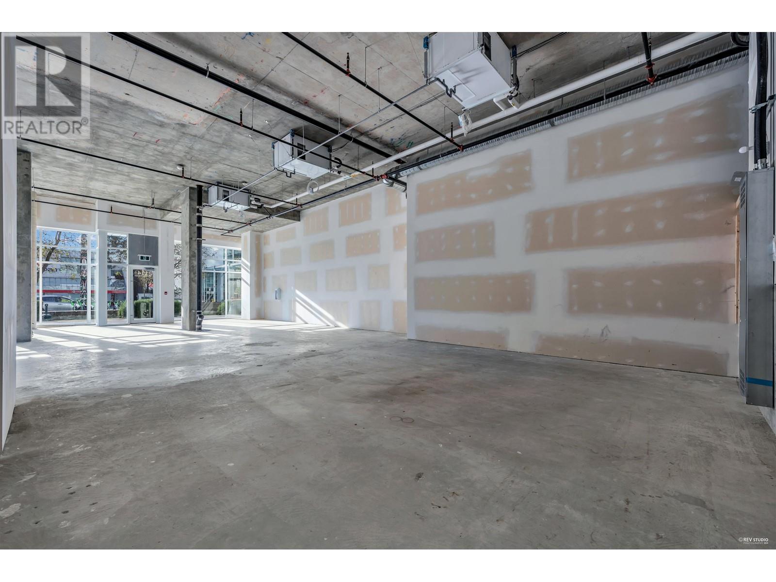 114 Carrie Cates Court, North Vancouver, British Columbia  V7M 0G7 - Photo 4 - C8069453