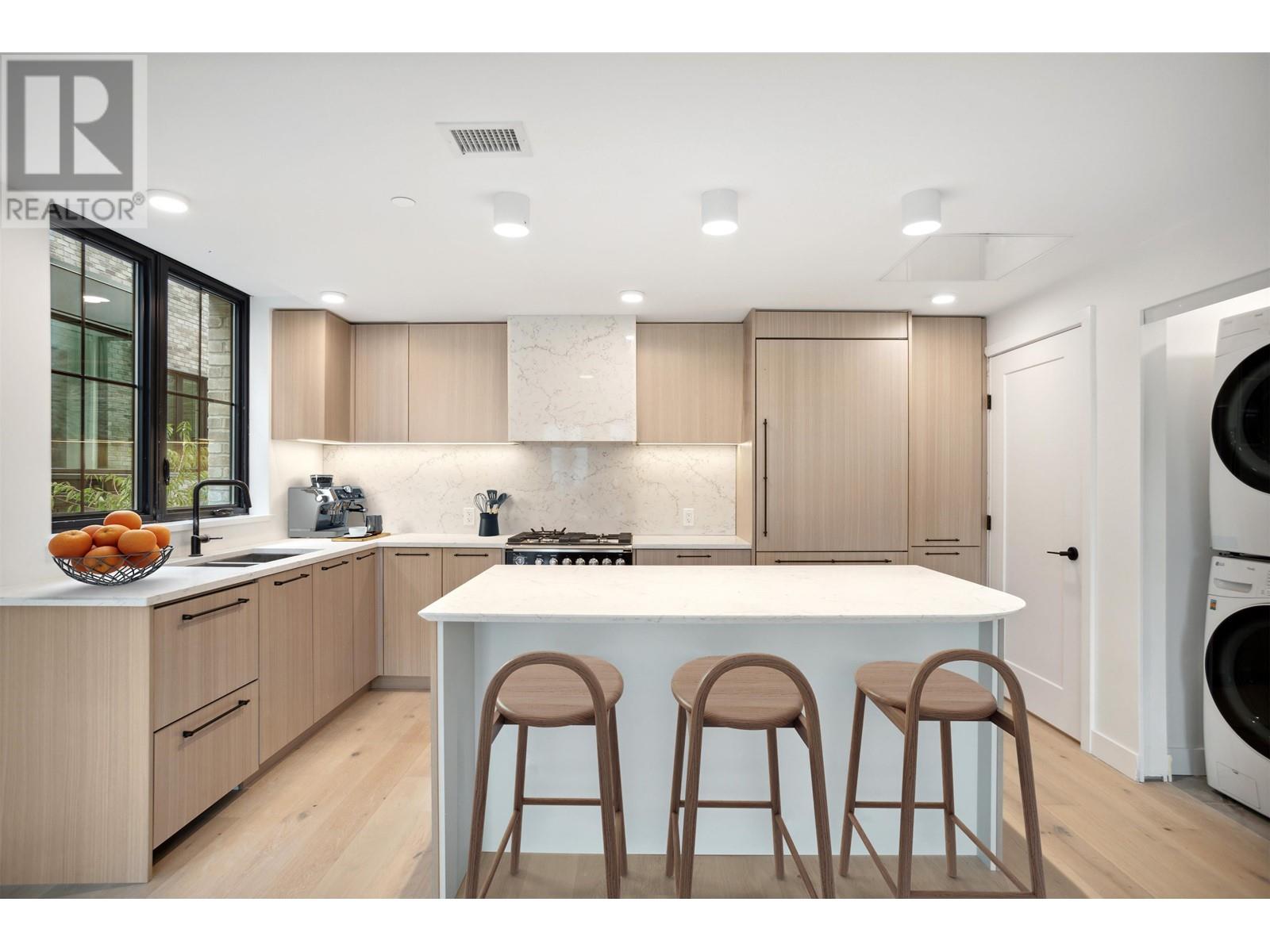 Property at 104 157 W KING EDWARD AVENUE image 1