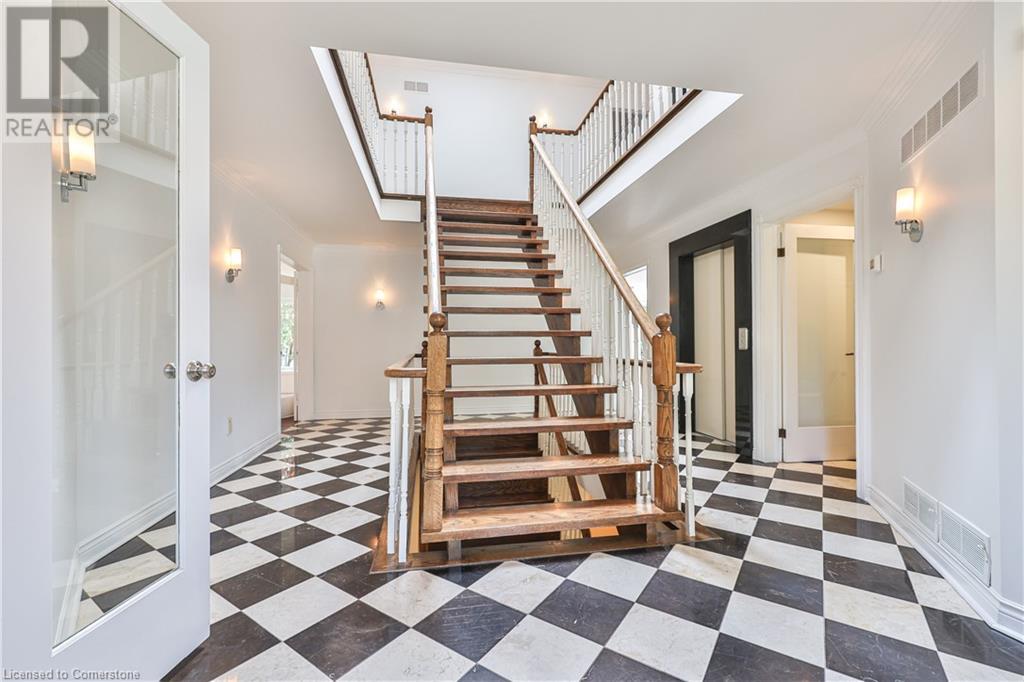 Property at 108 WHITTINGTON Place image 4