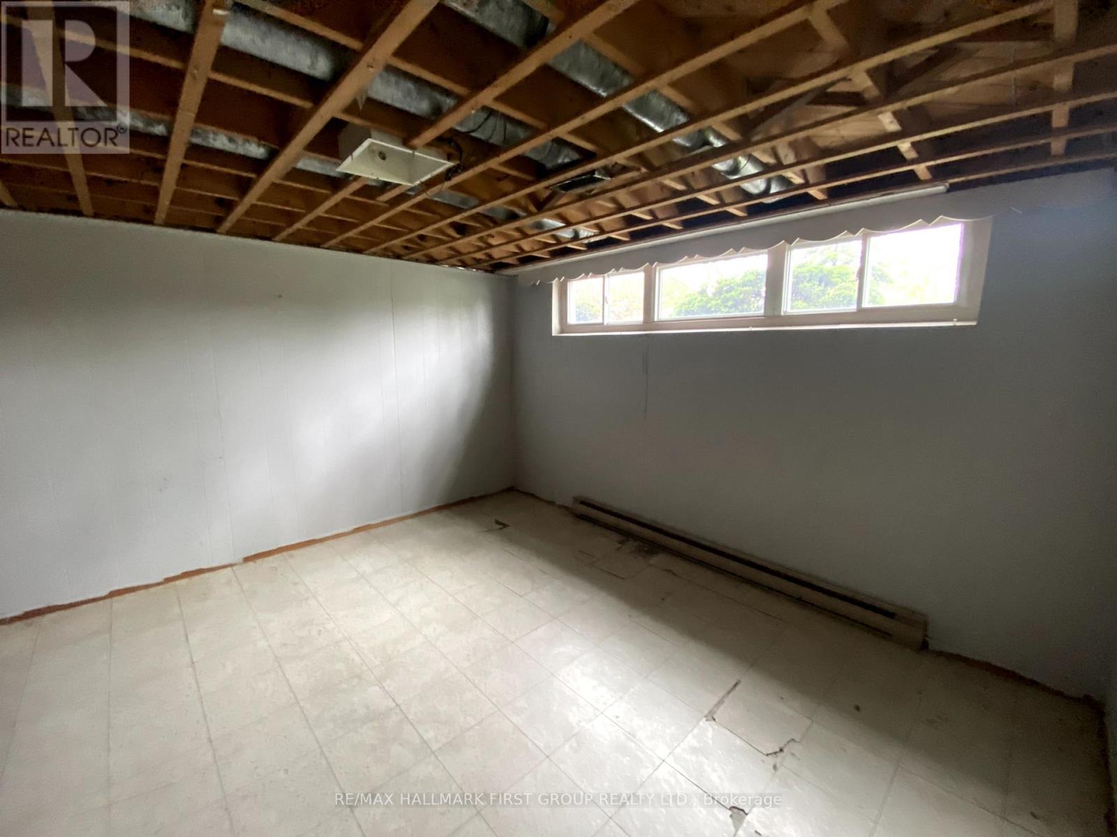 115 Bowman Avenue, Whitby, Ontario  L1N 3T7 - Photo 11 - E12170151
