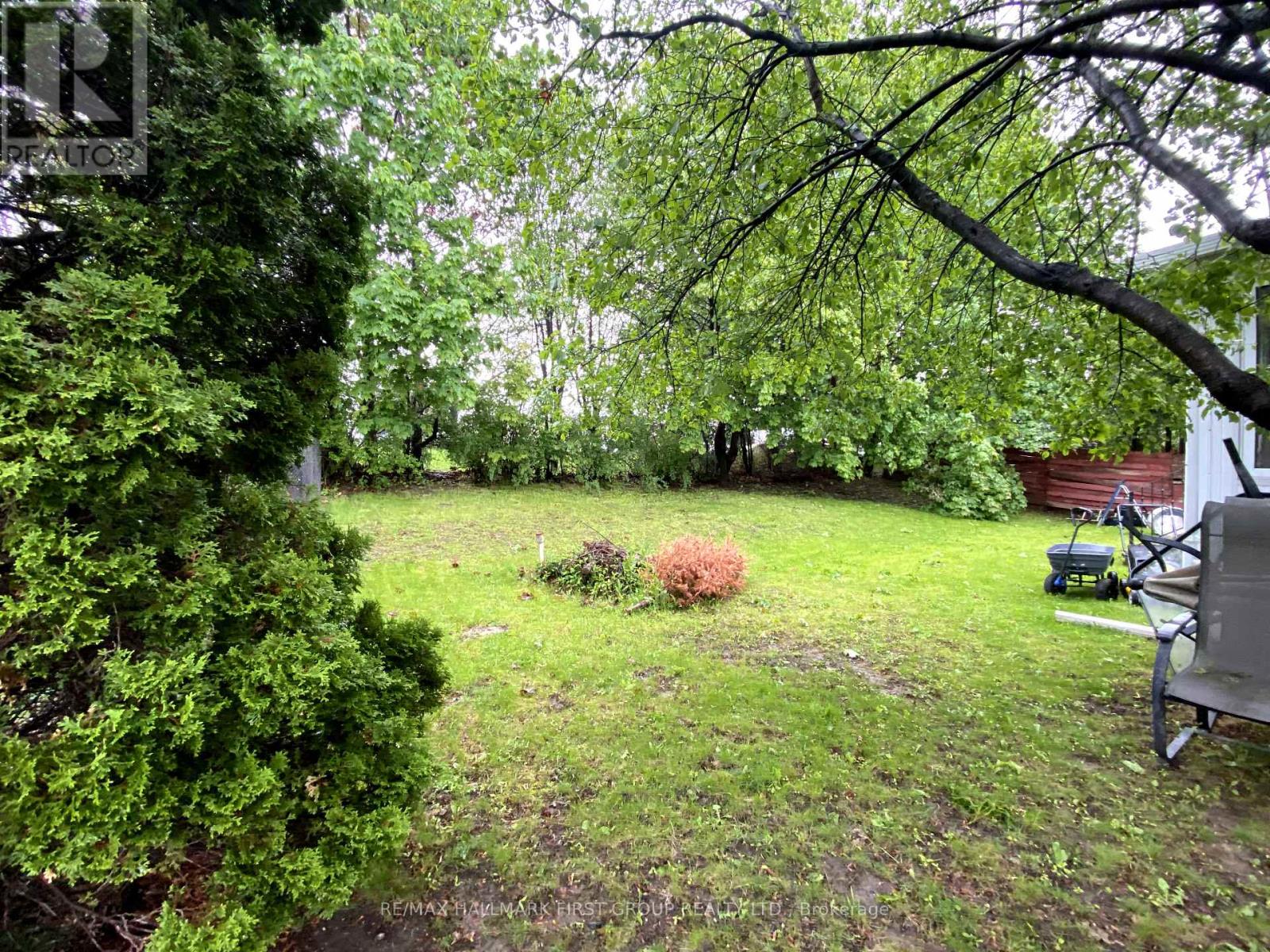 115 Bowman Avenue, Whitby, Ontario  L1N 3T7 - Photo 17 - E12170151