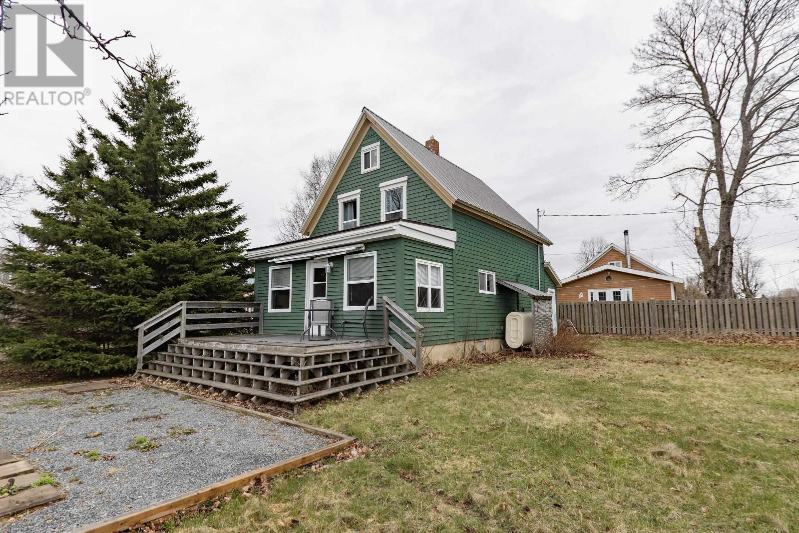 1 Moore Street, Parrsboro, Nova Scotia  B0M 1S0 - Photo 1 - 202508784