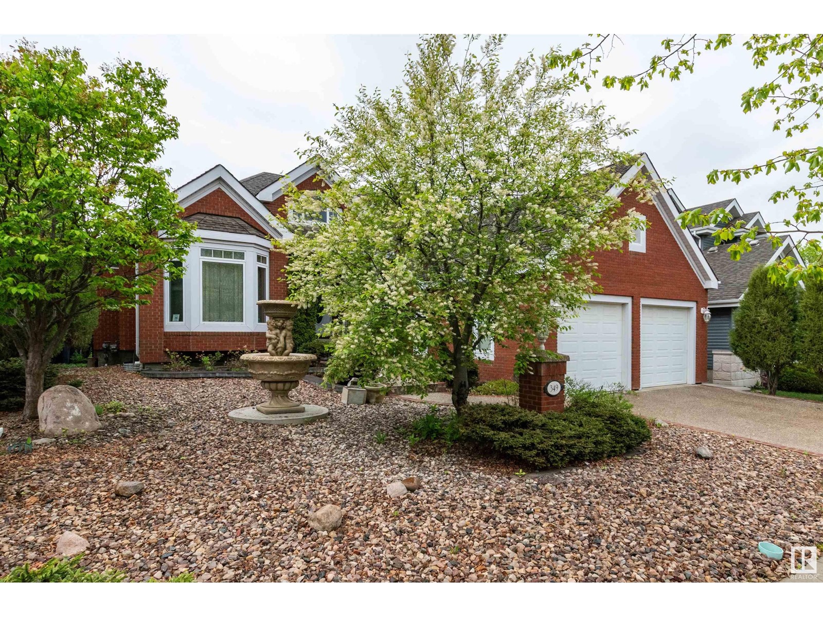 349 Summerside Cove Cv Sw, Edmonton, Alberta  T6X 1B3 - Photo 2 - E4438257