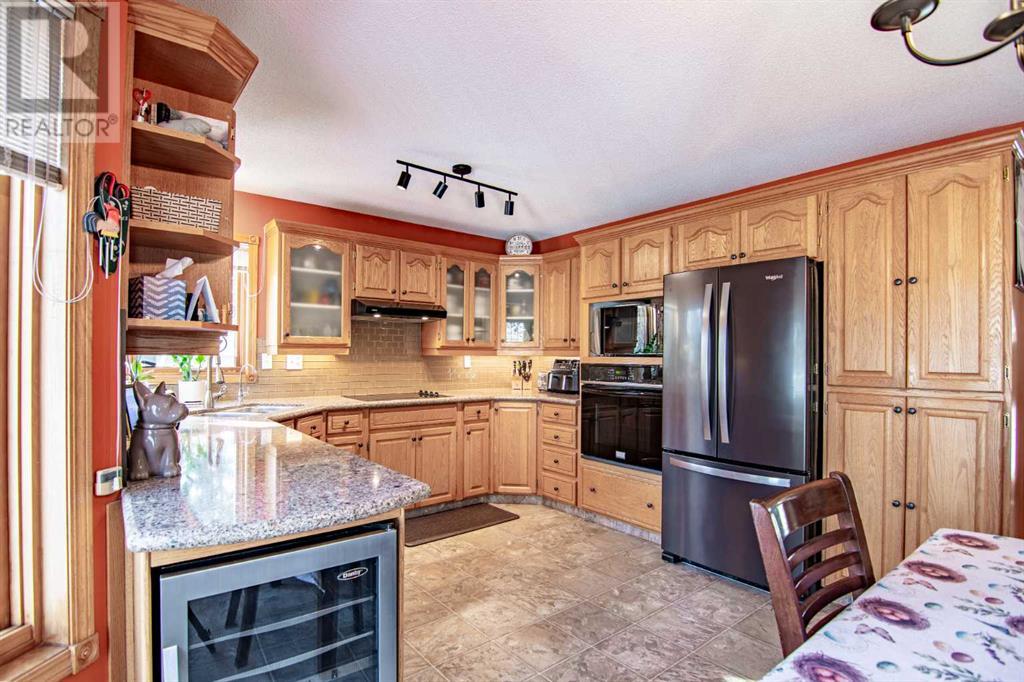 93 Hathaway Lane, Lacombe, Alberta  T4L 1T4 - Photo 5 - A2202284