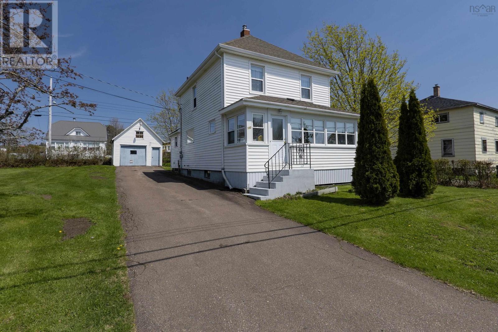 100 Victoria Street, Springhill, Nova Scotia  B0M 1X0 - Photo 1 - 202511330