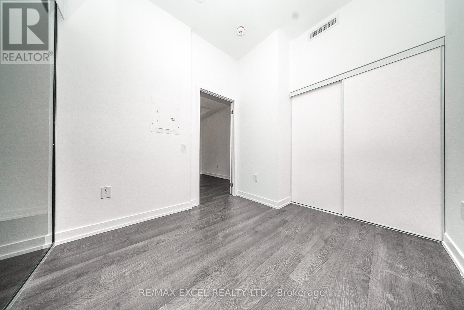 N624 - 7 Golden Lion Heights, Toronto, Ontario  M2M 4E7 - Photo 17 - C12170466