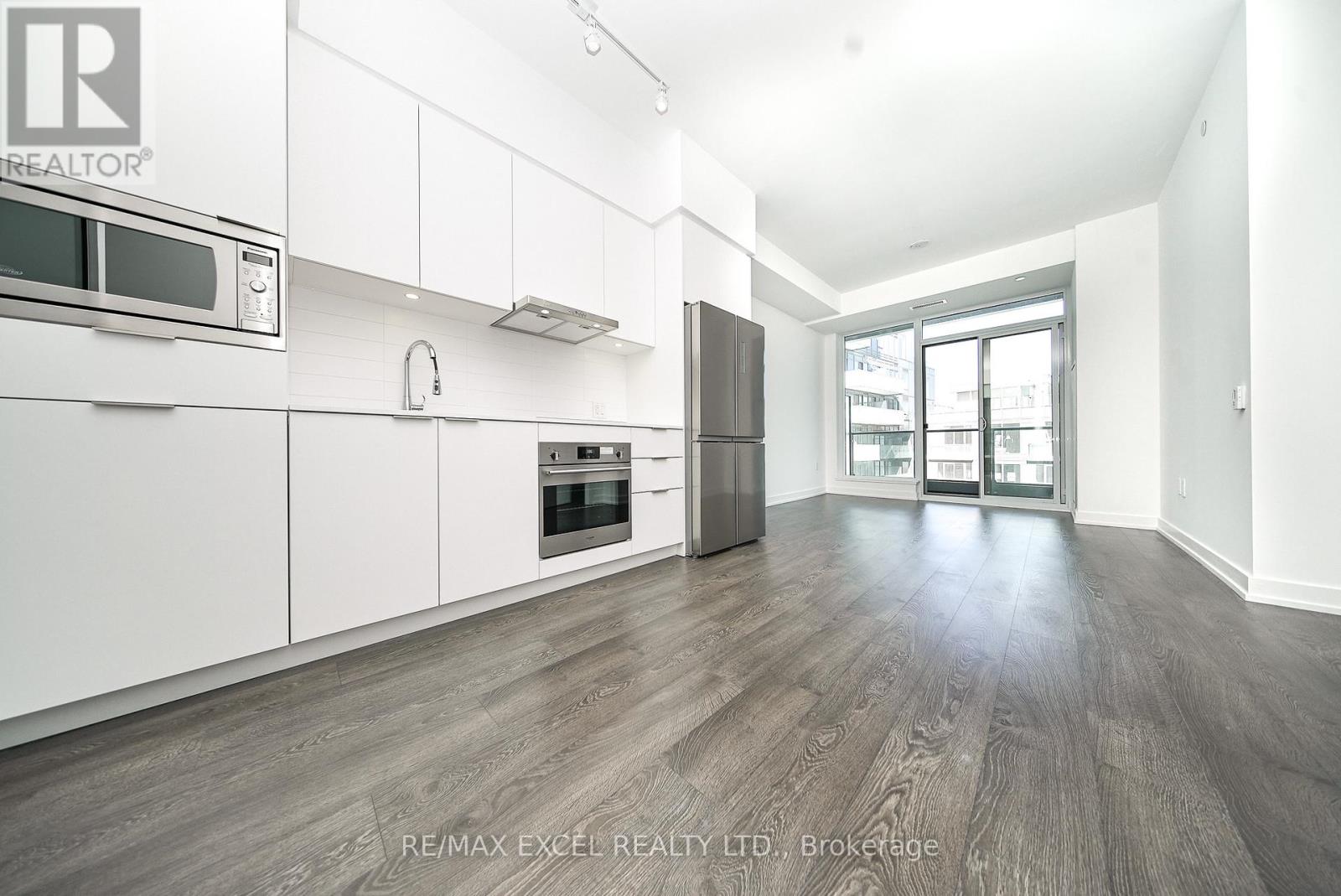 N624 - 7 Golden Lion Heights, Toronto, Ontario  M2M 4E7 - Photo 2 - C12170466