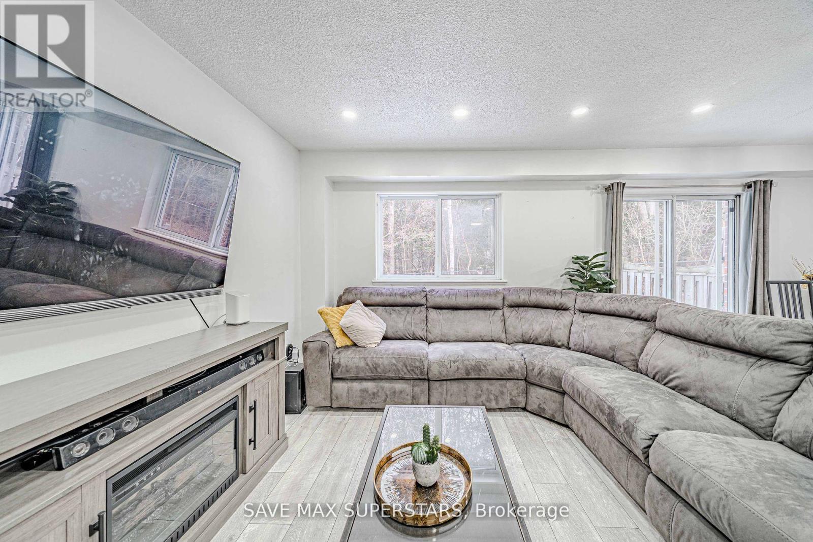 577 Jack Giles Circle, Newmarket, Ontario  L3X 1X9 - Photo 24 - N12170496