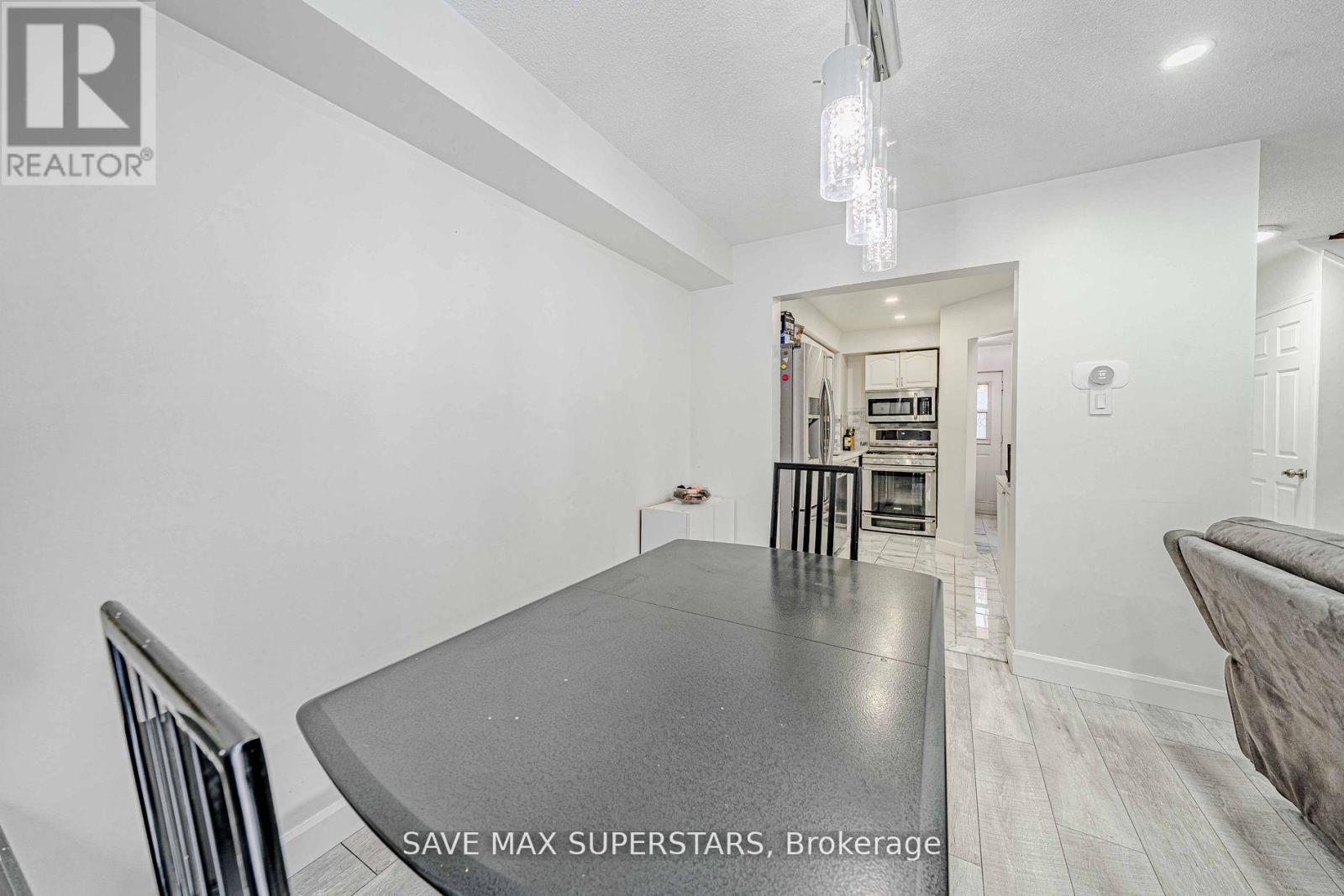 577 Jack Giles Circle, Newmarket, Ontario  L3X 1X9 - Photo 28 - N12170496