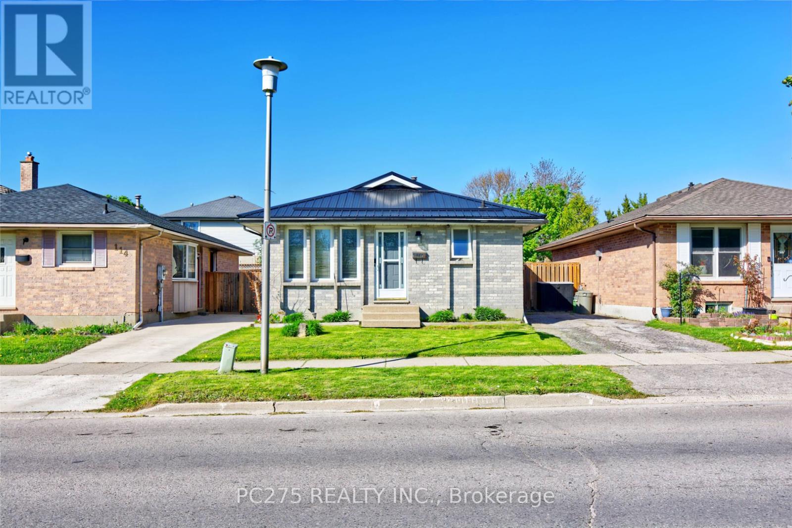 Photo 4 of 31 for 110 Carlyle Drive
