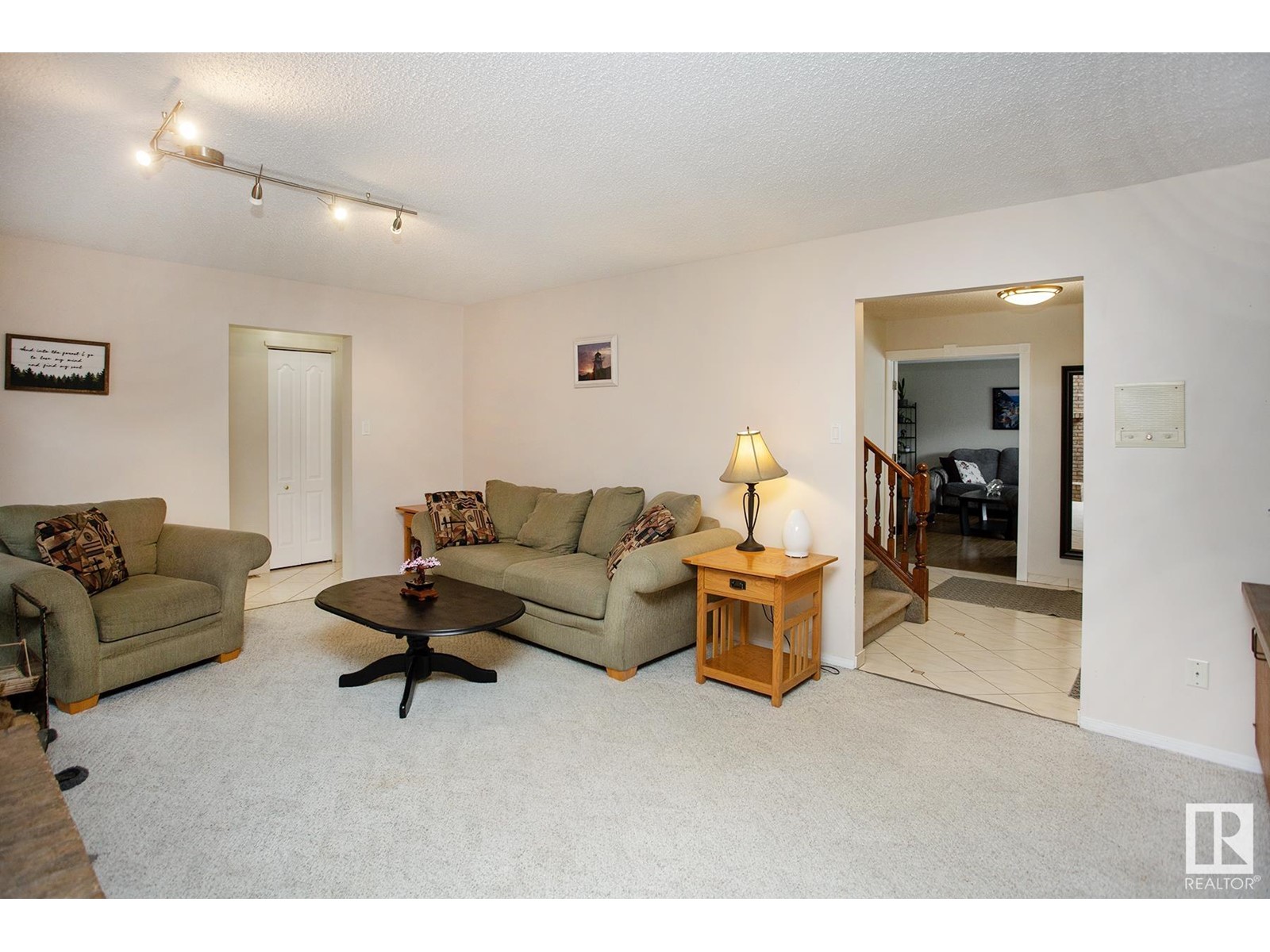 Property at 14714 46 AV NW image 3