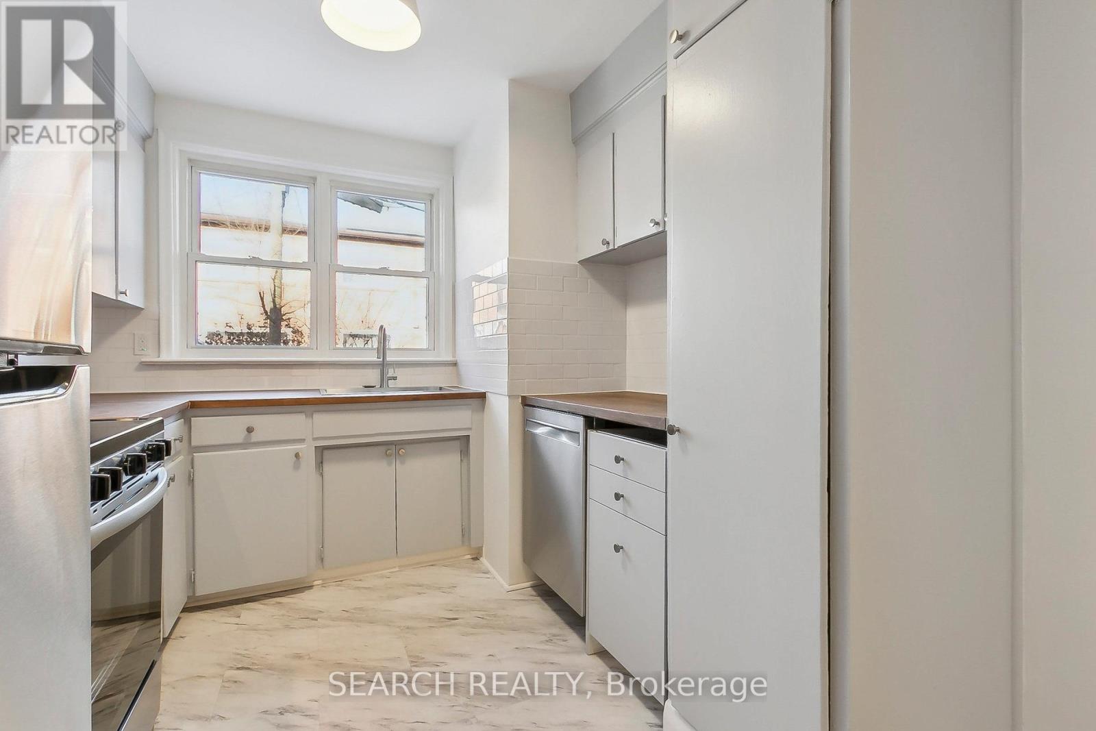 B - 48 Mendota Road, Toronto (Stonegate-Queensway), Ontario  M8Y 1G2 - Photo 13 - W12170478