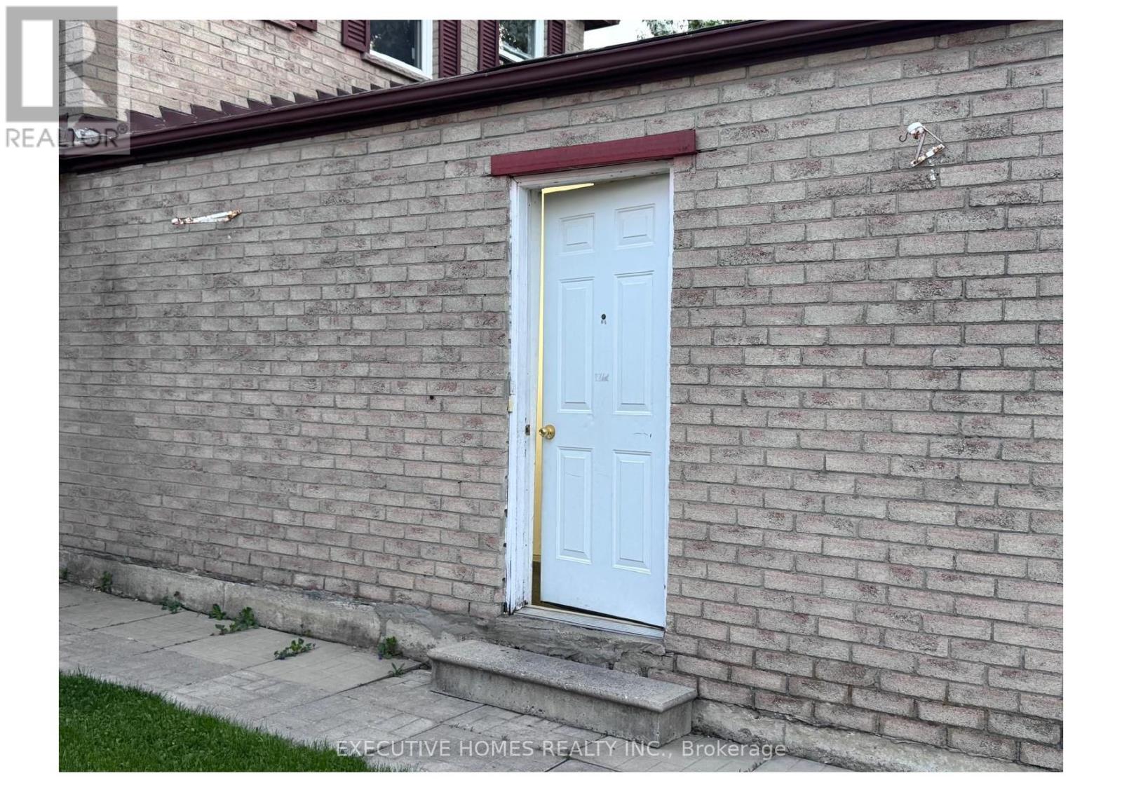 16 MEADOW BUSH COURT, Brampton, Ontario