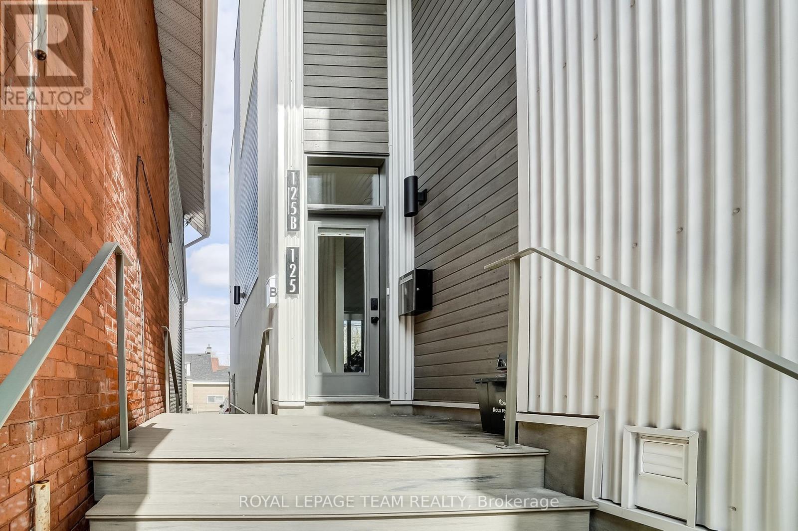 123-125 Carruthers Avenue, Ottawa, Ontario  K1Y 1N4 - Photo 14 - X12170561