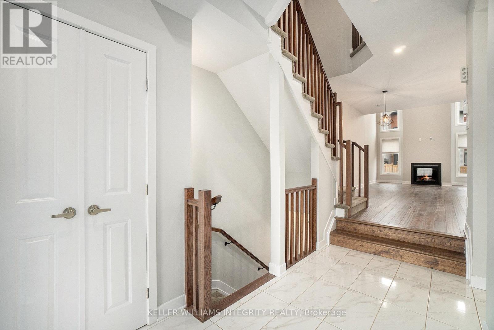 458 Trident Mews, Ottawa, Ontario  K1T 0T2 - Photo 3 - X12170589