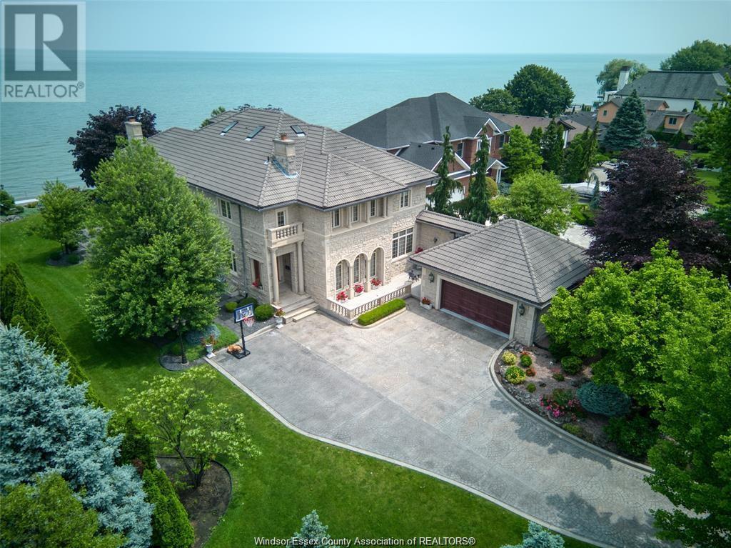 MLS# 25012922: 300 Elmgrove Dr, Lakeshore, Canada