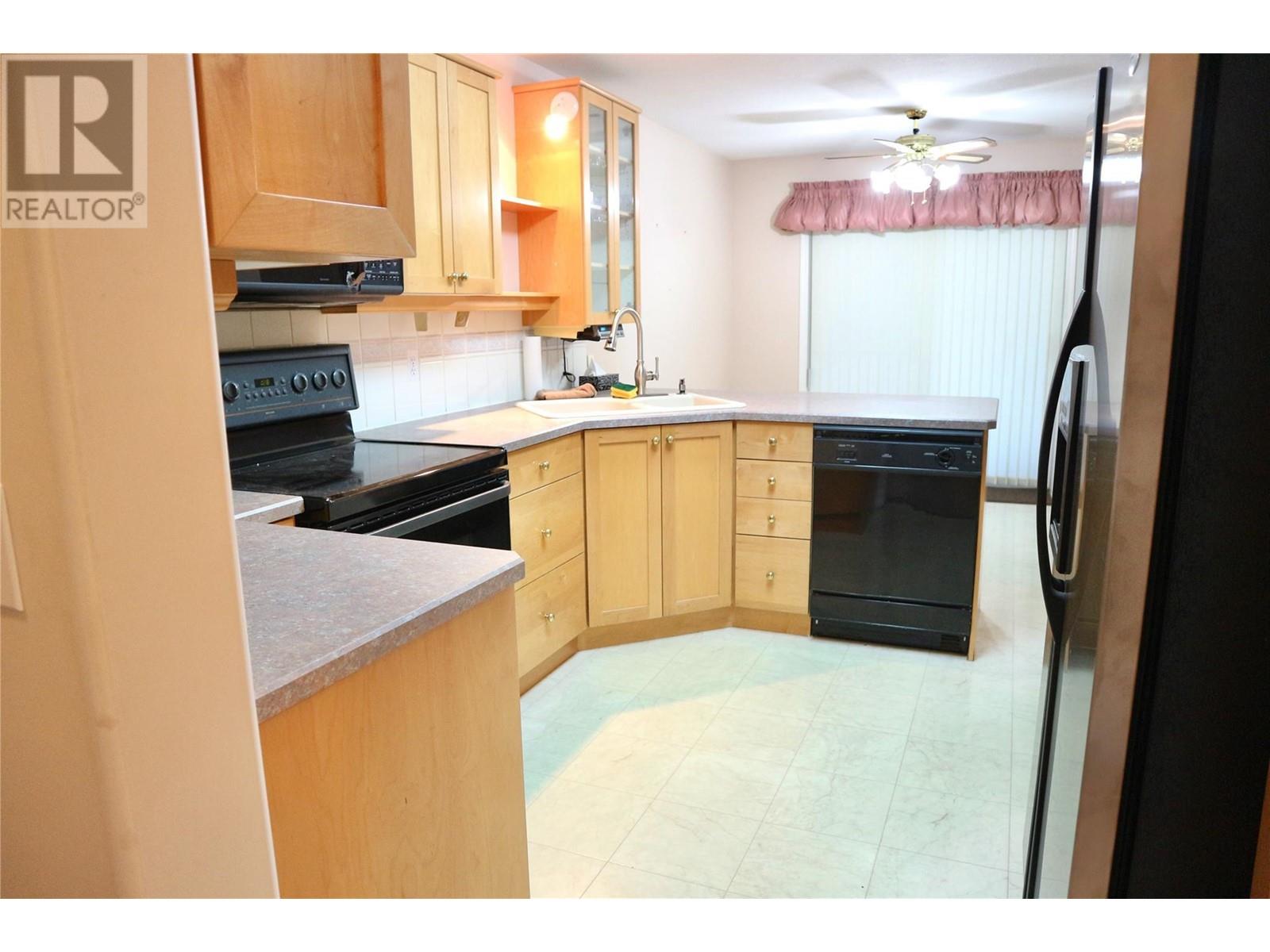 1020 Martin Avenue, Kelowna, BC V1Y6V5
