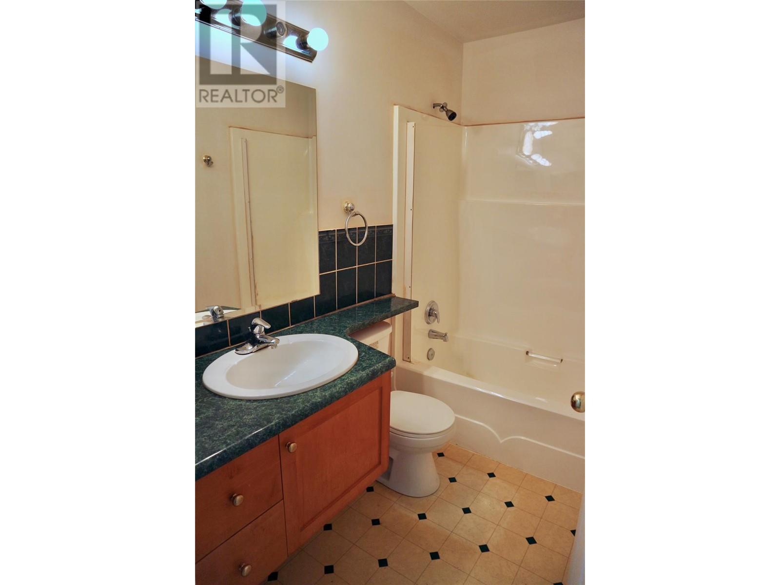 1020 Martin Avenue, Kelowna, British Columbia  V1Y 6V5 - Photo 37 - 10349205