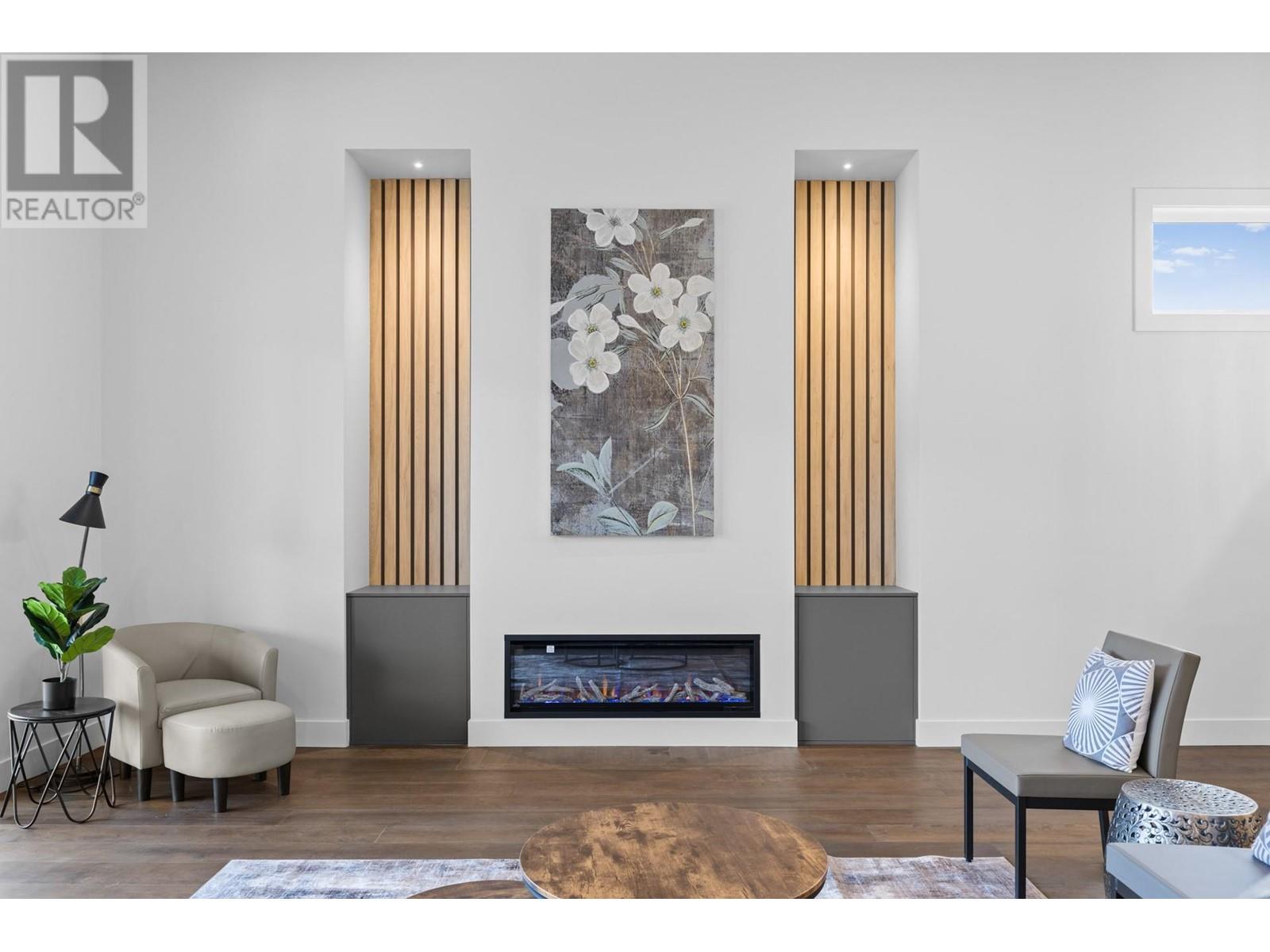 Property at 801 Melrose Street image 2