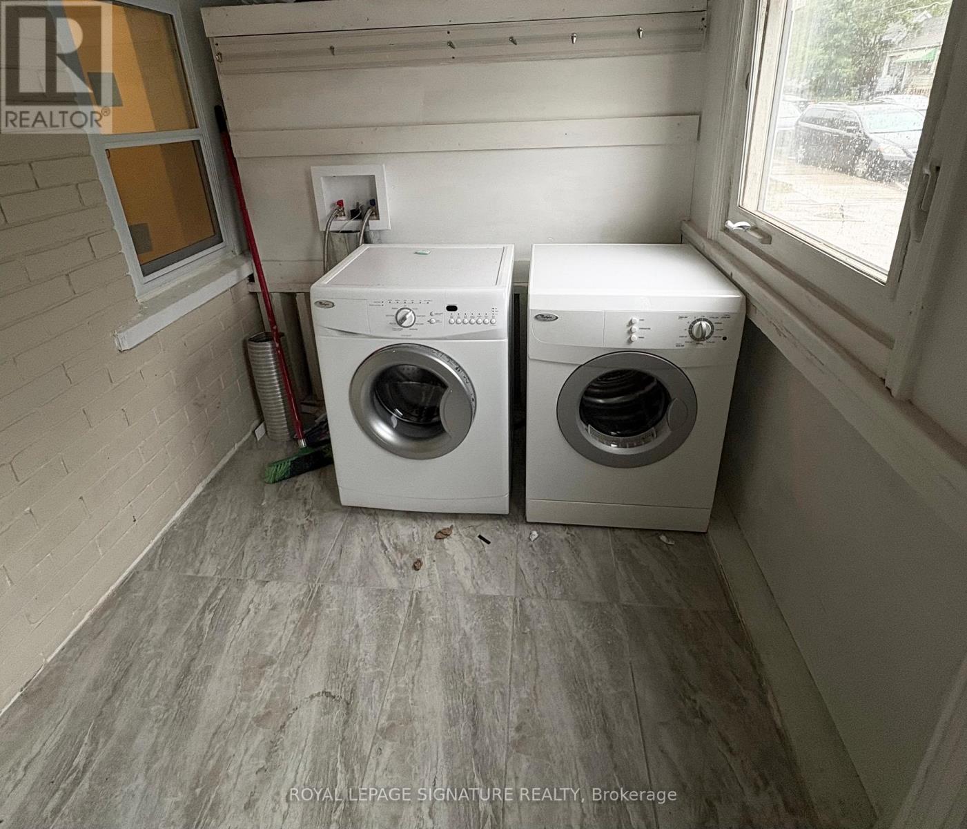 Main - 172 Coxwell Avenue, Toronto, Ontario  M4L 3B2 - Photo 2 - E12170594