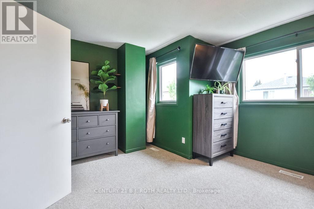 1204 Inniswood Street, Innisfil, Ontario  L9S 1X7 - Photo 21 - N12170533
