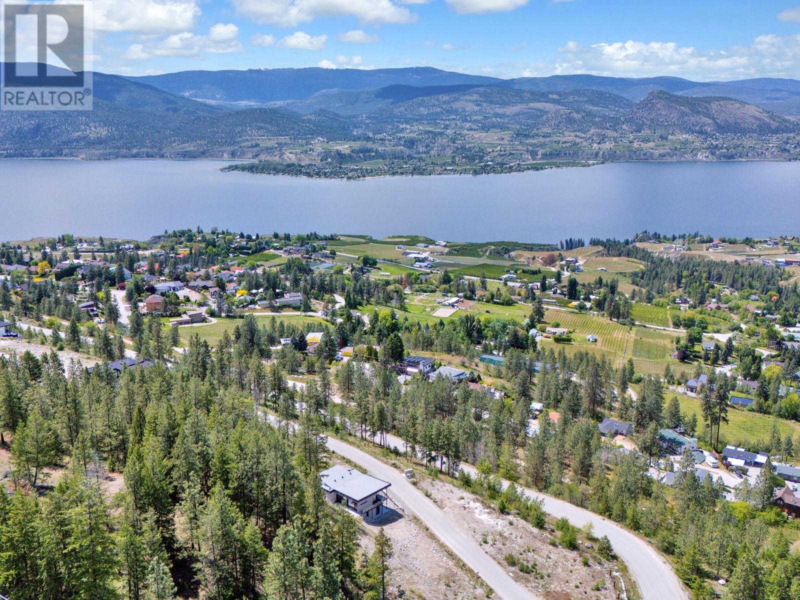 3040 OUTLOOK Way, Naramata, BC V0H1N1
