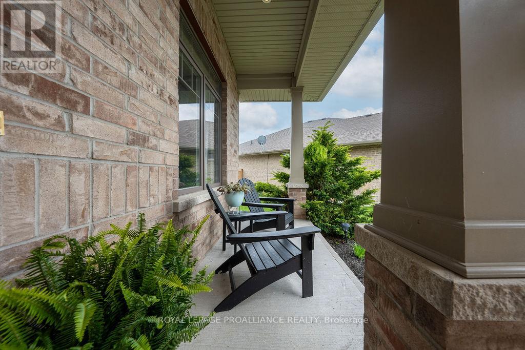 33 Butternut Court, Belleville, Ontario  K8P 0C5 - Photo 7 - X12170630