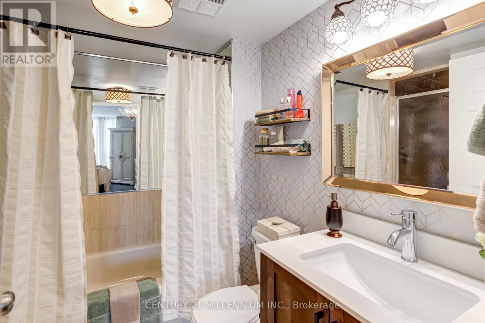 305 - 20 Cherrytree Drive, Brampton, Ontario  L6Y 3V1 - Photo 12 - W12170531