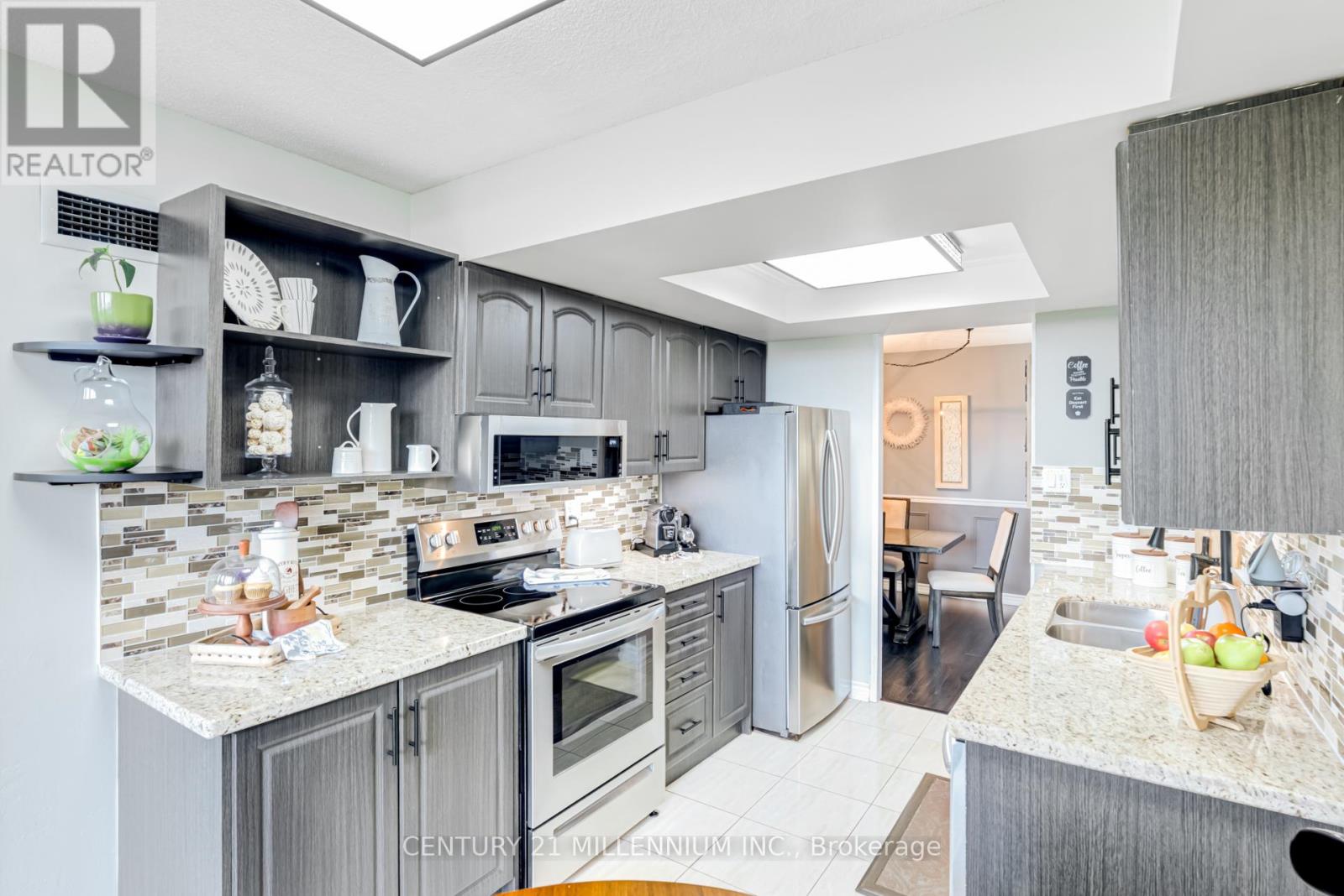 305 - 20 Cherrytree Drive, Brampton, Ontario  L6Y 3V1 - Photo 8 - W12170531