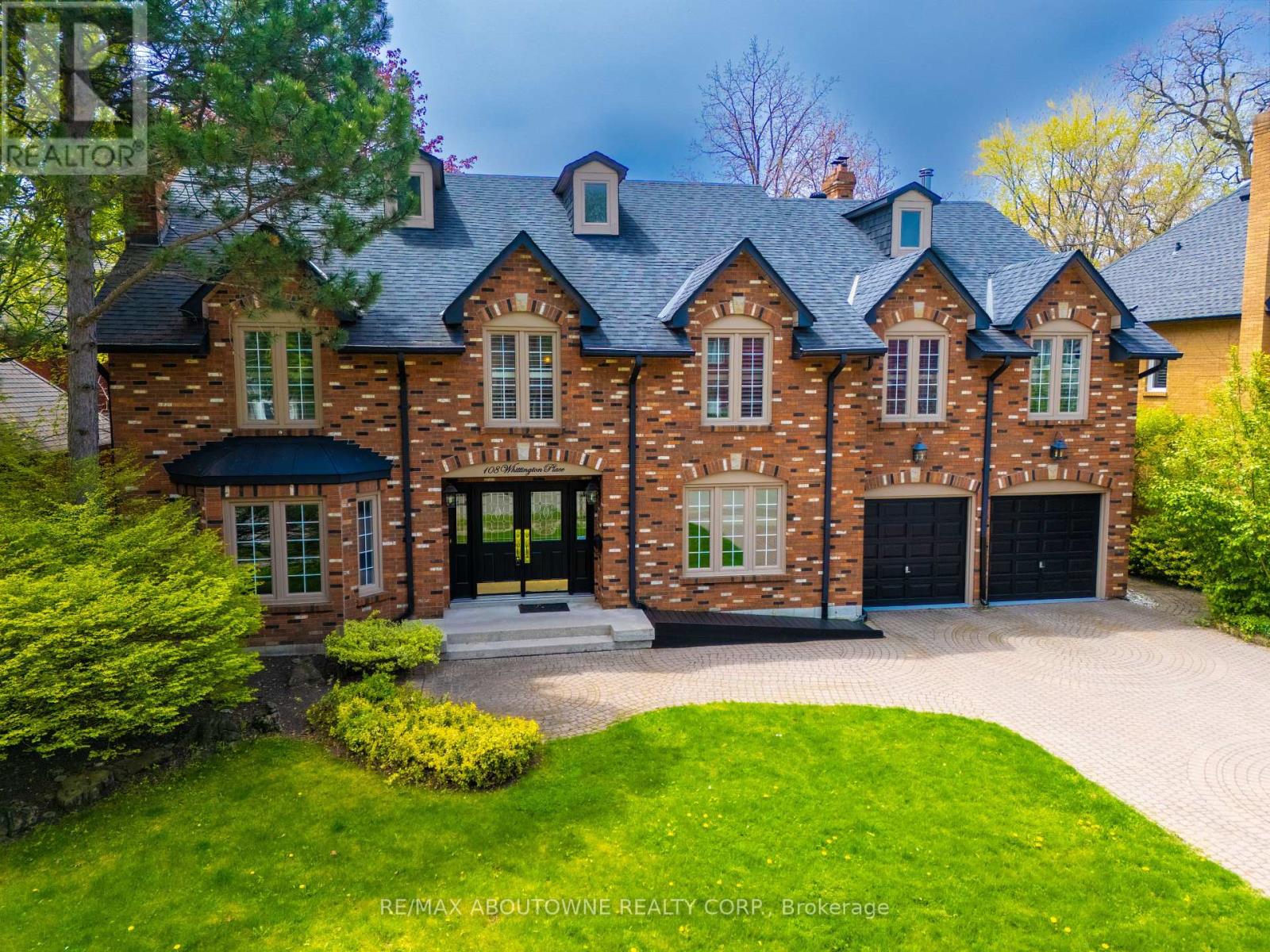108 WHITTINGTON PLACE, Oakville, Ontario