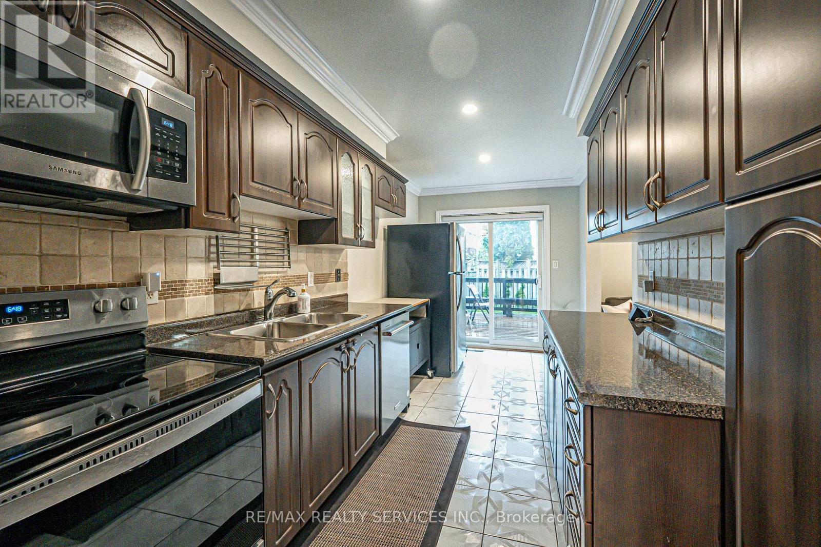 125 Lent Crescent, Brampton, Ontario  L6Y 5E6 - Photo 18 - W12170578