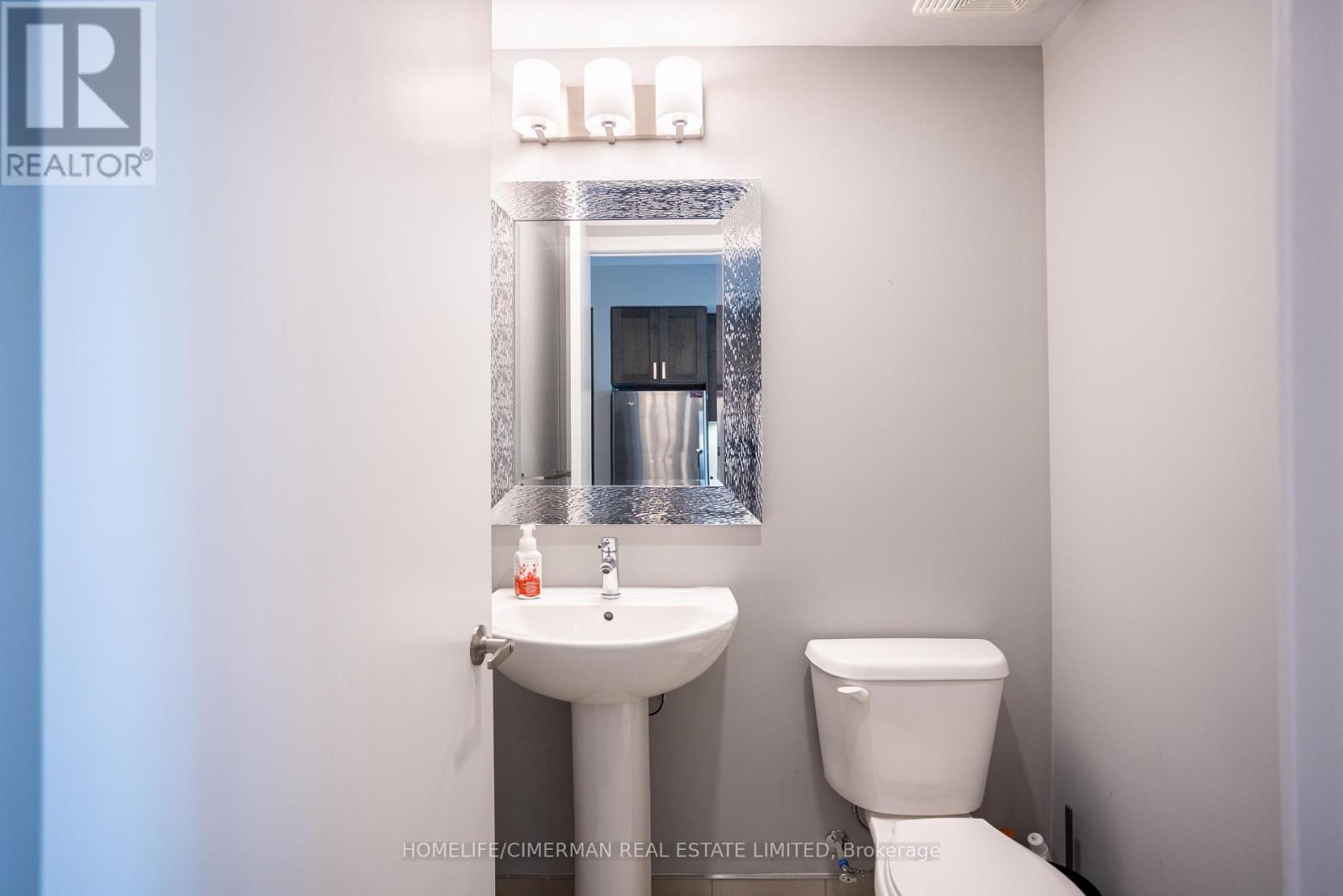 C323 - 5260 Dundas Street, Burlington, Ontario  L7L 0J7 - Photo 16 - W12170613