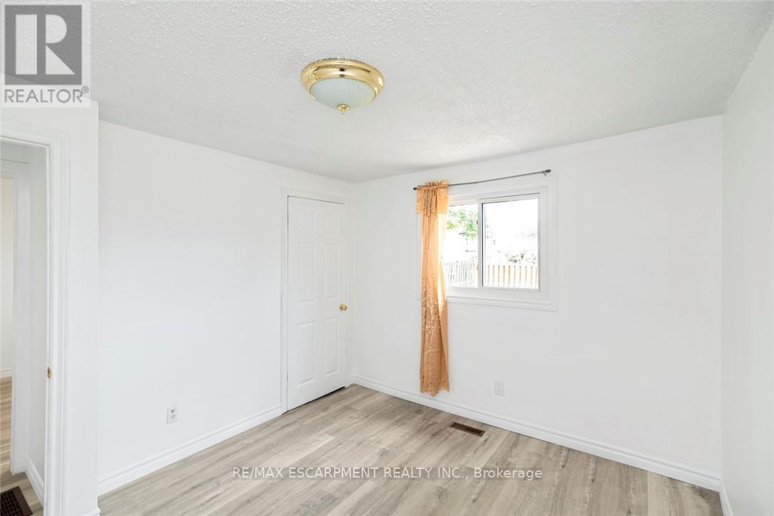 61 Primrose Avenue, Hamilton (Crown Point), Ontario  L8L 2K9 - Photo 13 - X12170614