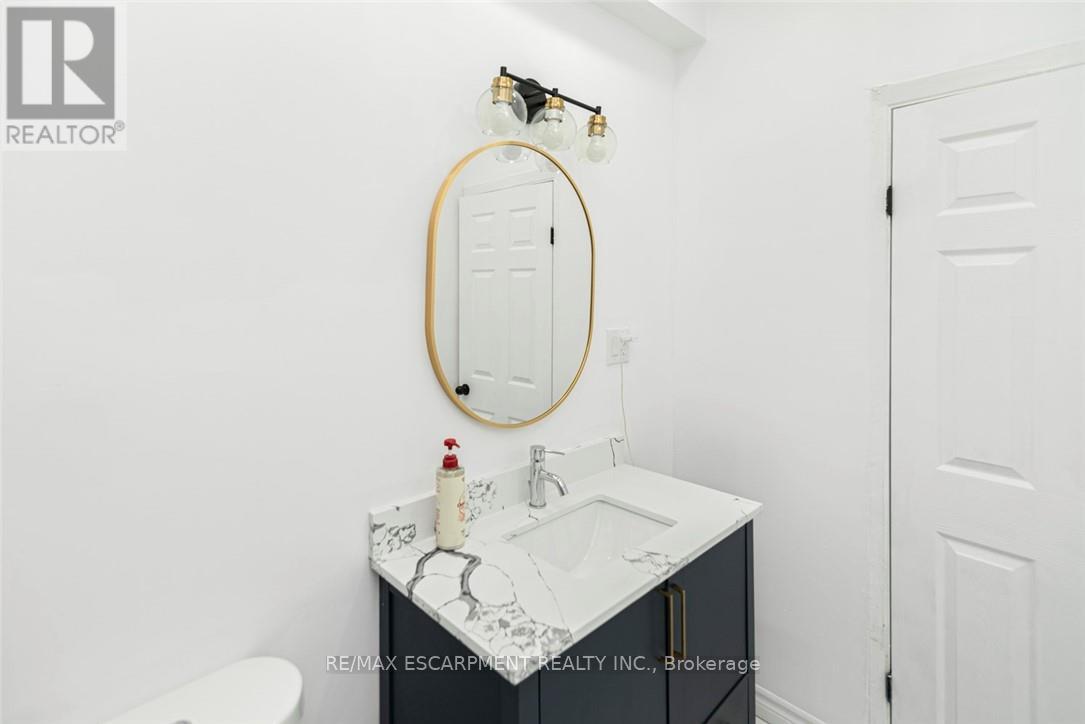 61 Primrose Avenue, Hamilton (Crown Point), Ontario  L8L 2K9 - Photo 17 - X12170614