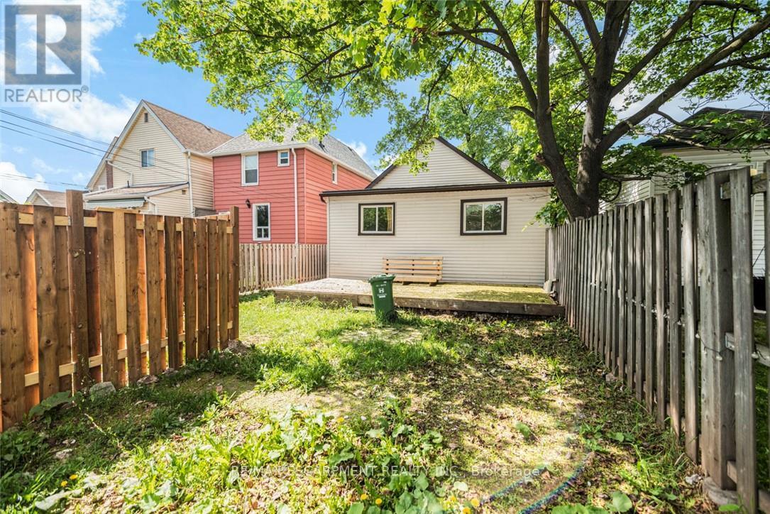 61 Primrose Avenue, Hamilton (Crown Point), Ontario  L8L 2K9 - Photo 27 - X12170614