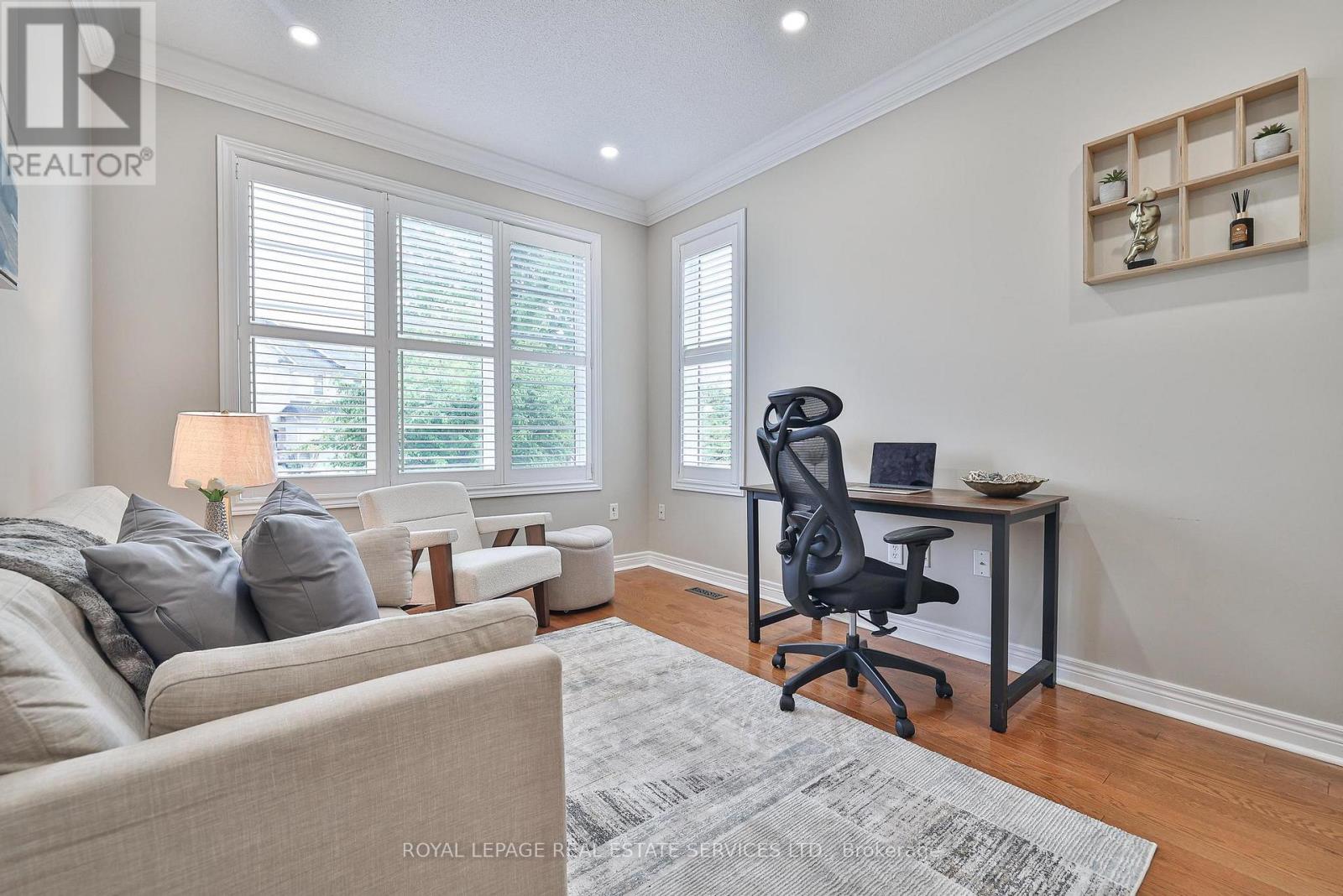 Property at 3222 EPWORTH CRESCENT image 5