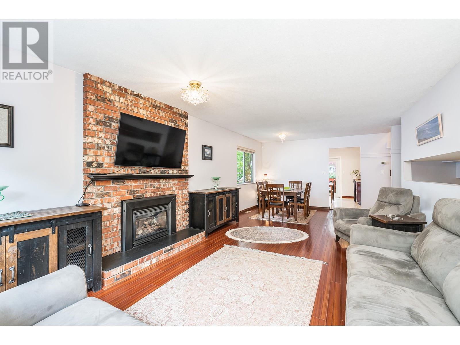 966 Hosmer Court, Coquitlam, British Columbia  V3C 4T8 - Photo 4 - R3006617